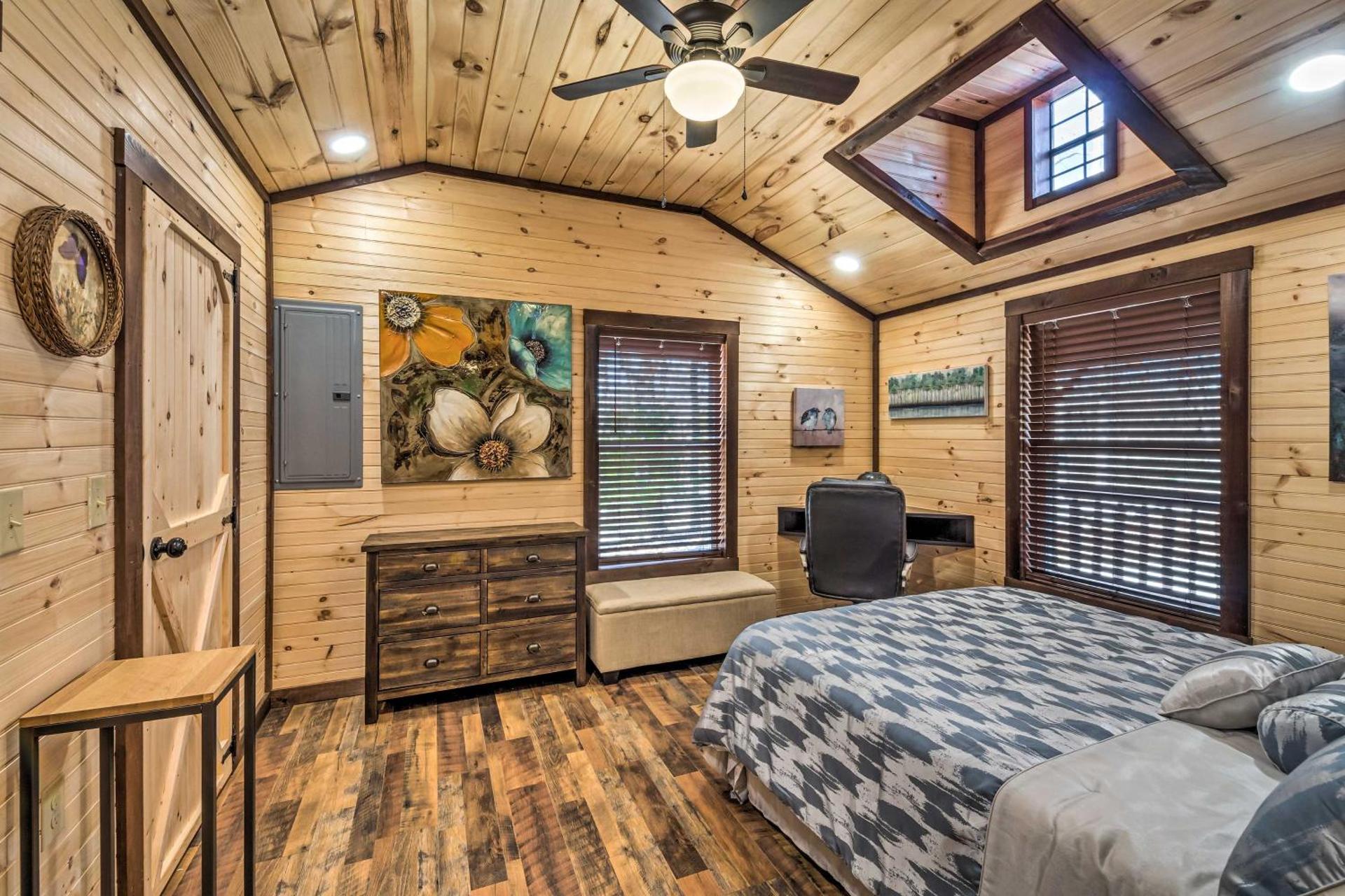 Somerset Cabin, Close to Lake Access!