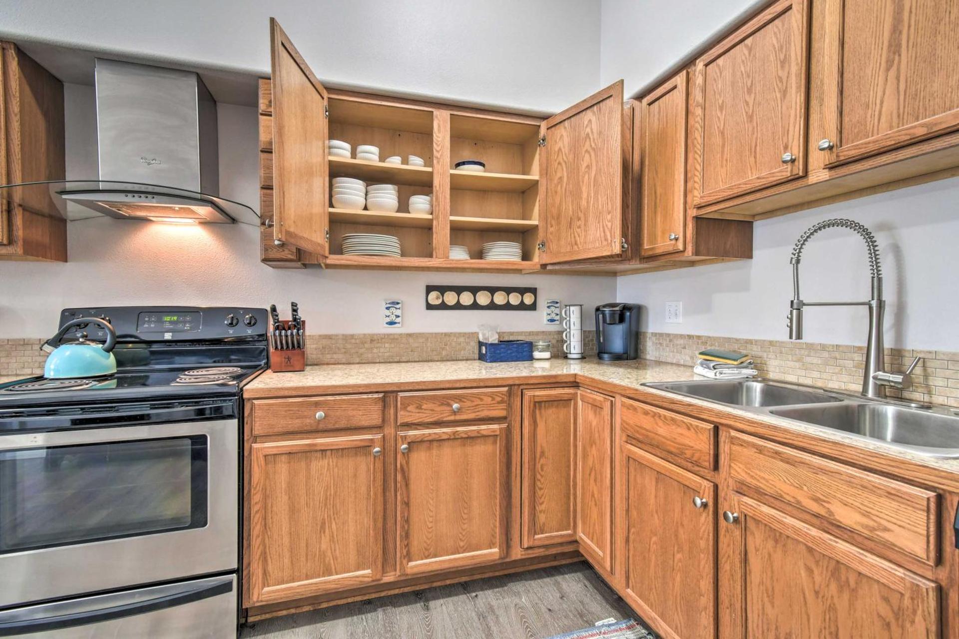 Swim, Hike and Fish Canalfront Gem in Ocean Shores