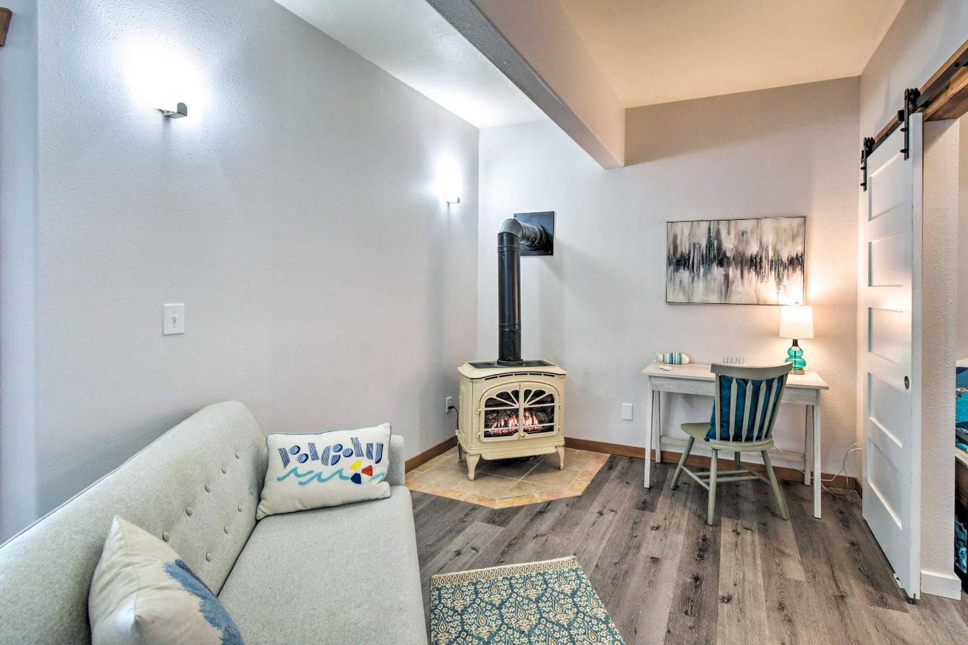 Waterfront Vacation Rental in Ocean Shores