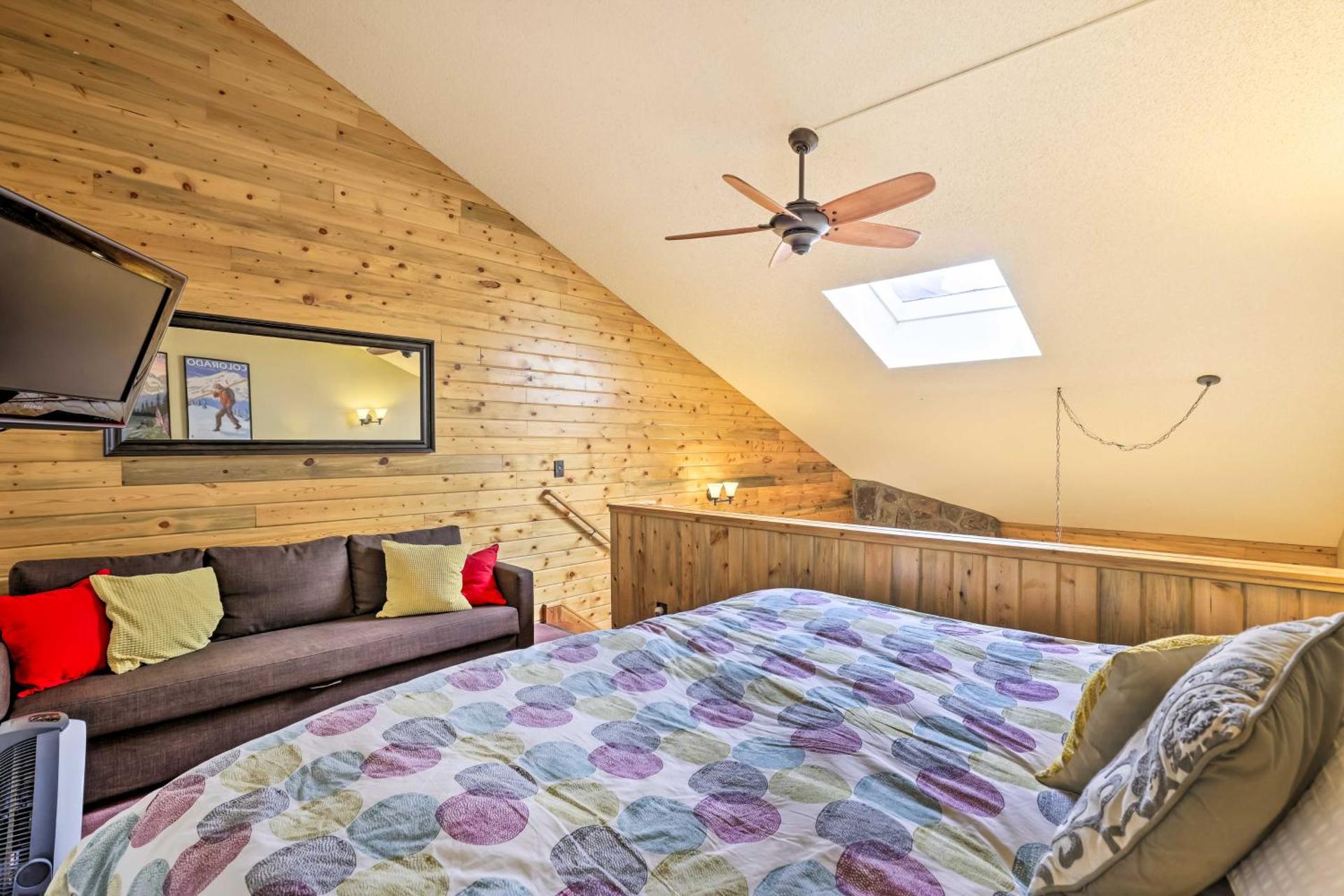 Cozy Granby Mountain Condo with Resort Amenities!