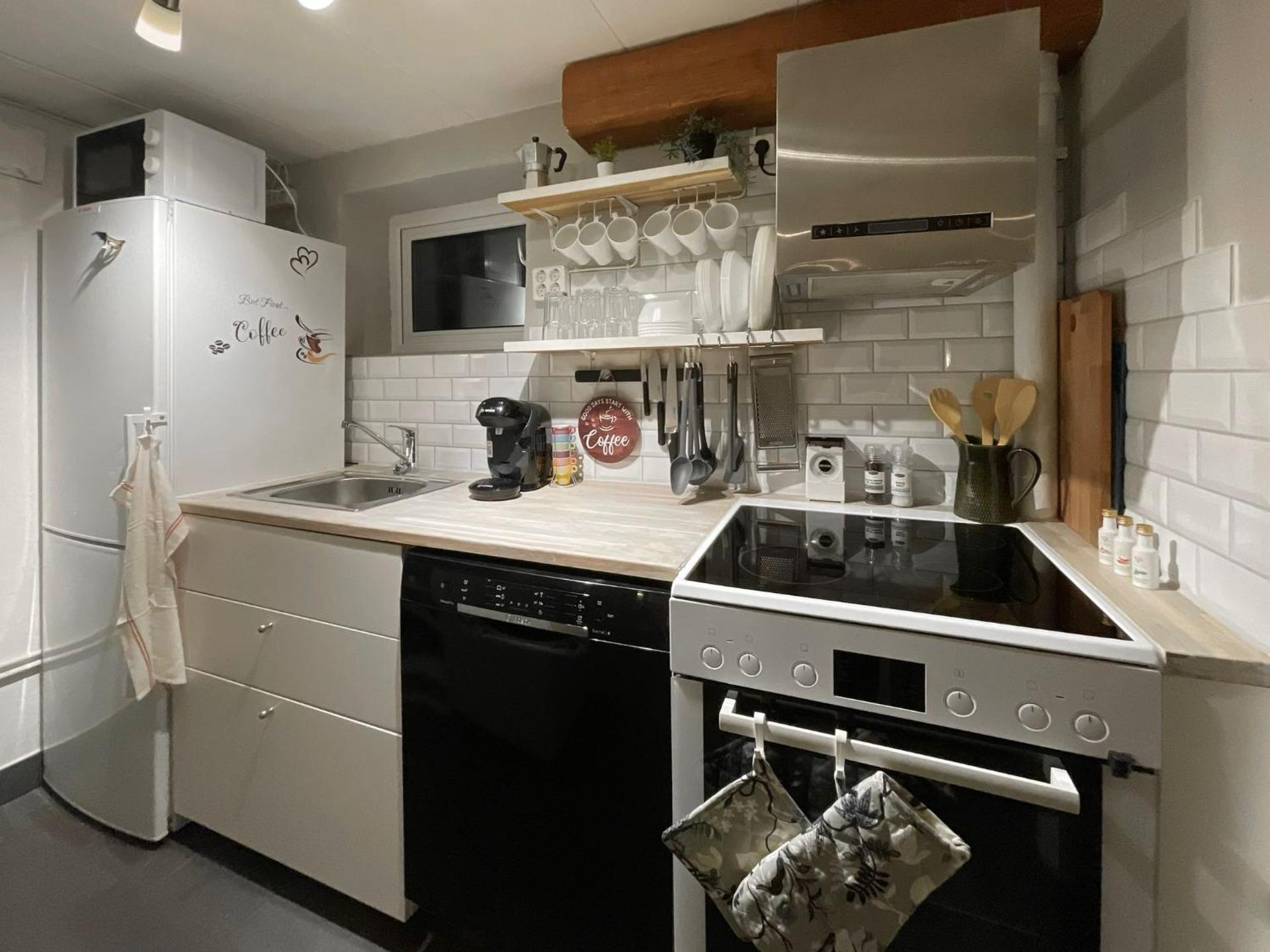 Kitchen or kitchenette