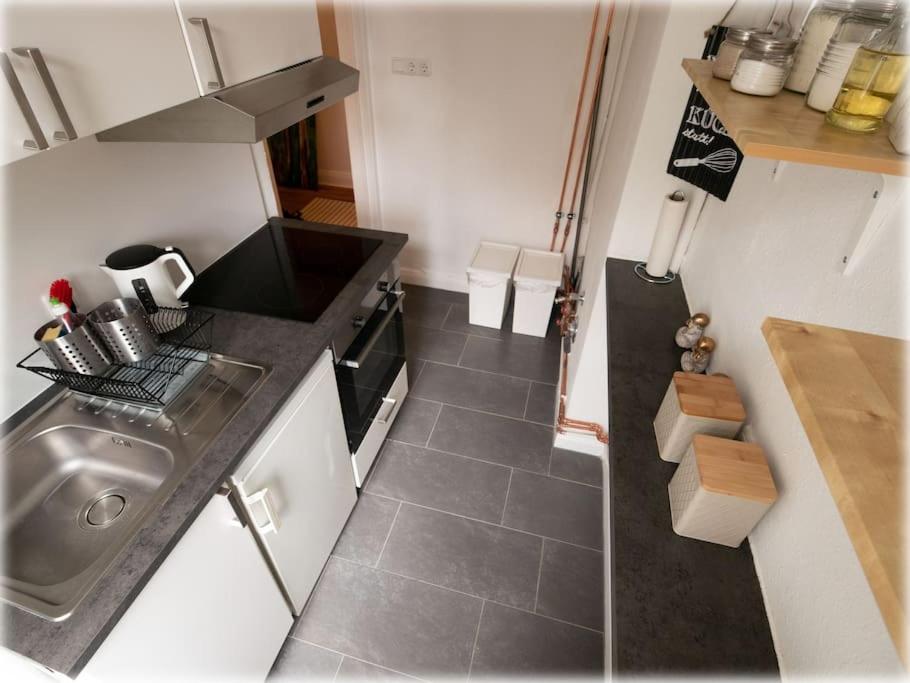 Altbaucharme! 2Zimmer, zentral und 24h Check-in