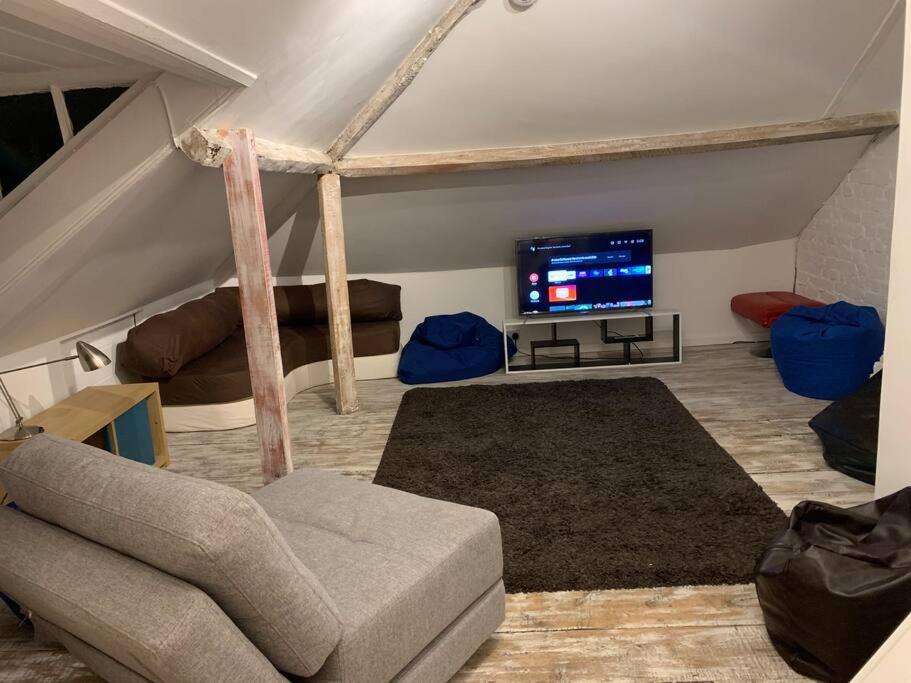 Stunning large Victorian Maisonette with sea view