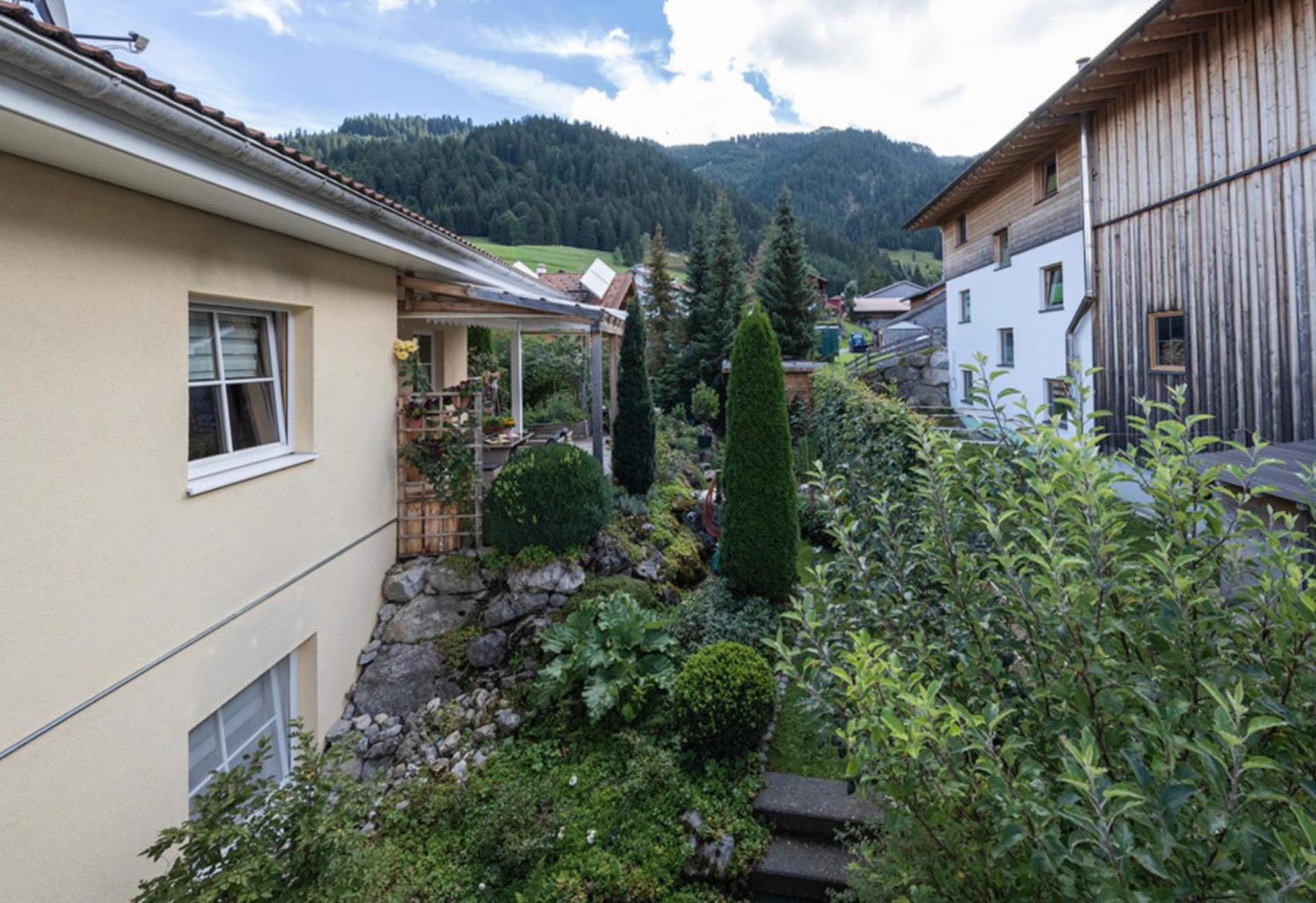 Toskanahaus, NJUALMS