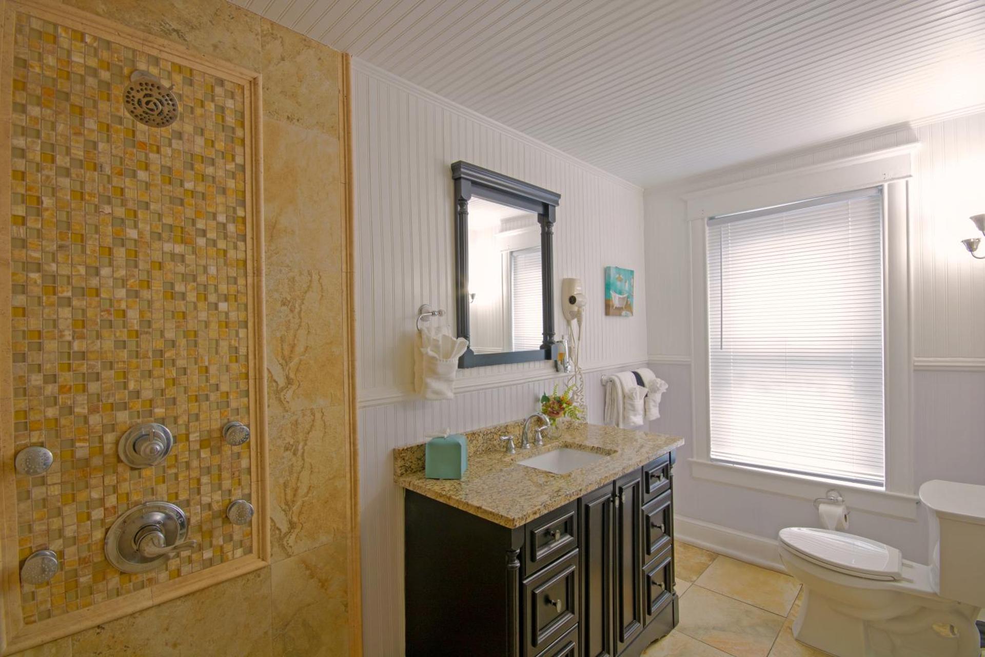 Inn on Charlotte Boutique Hotel