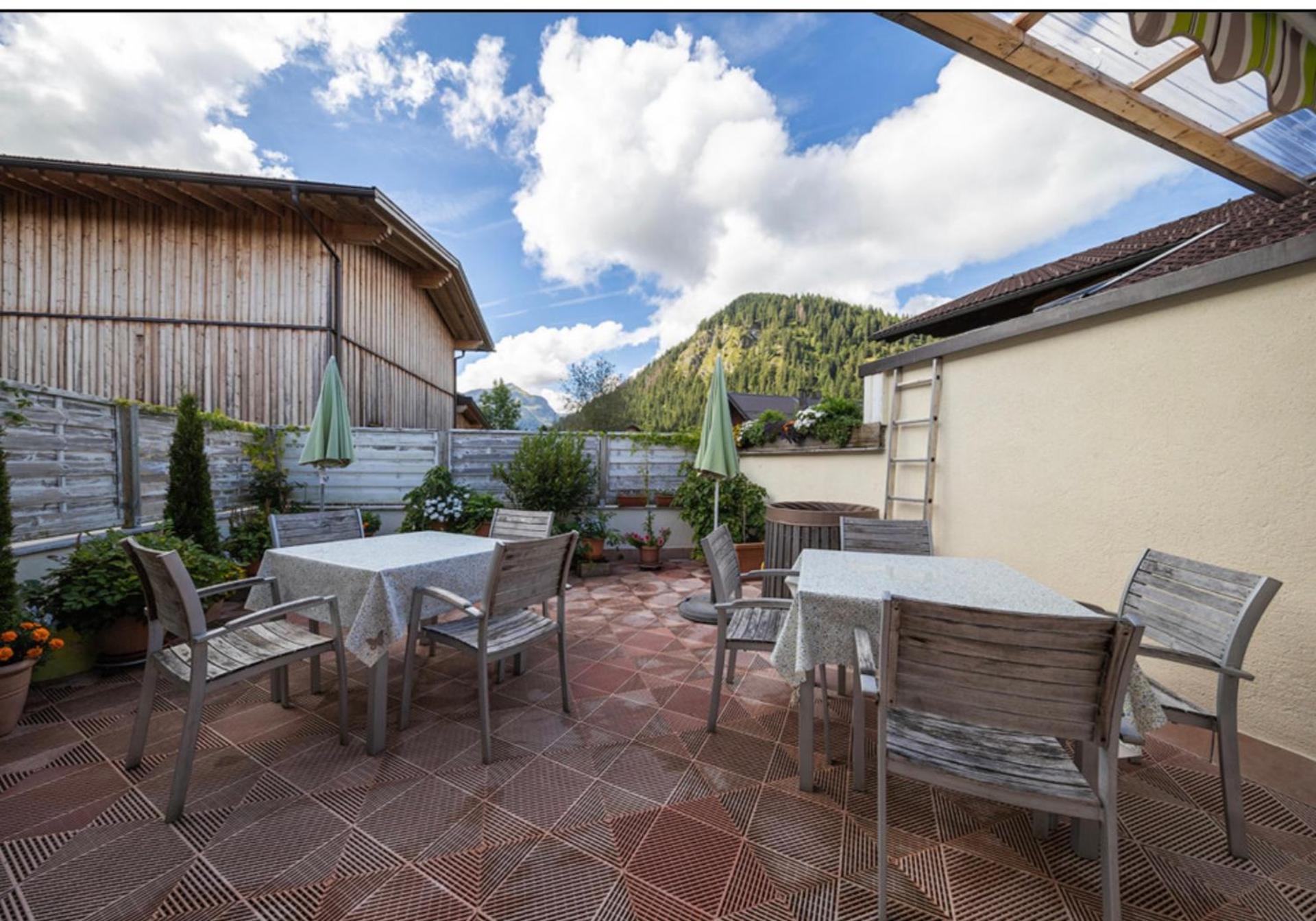 Toskanahaus, NJUALMS