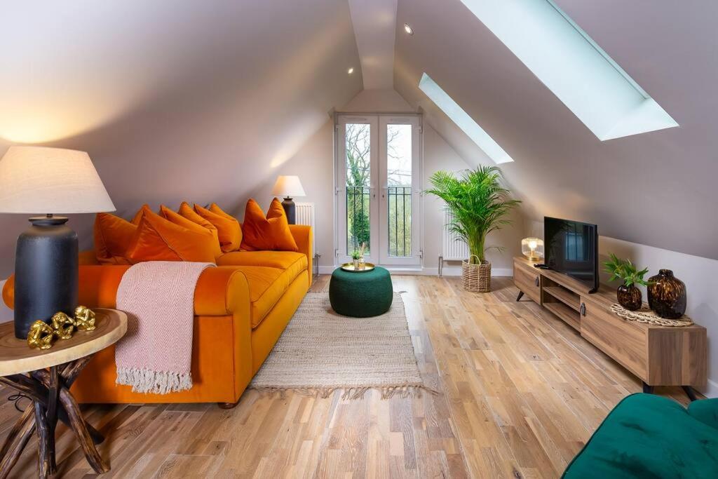 Roseland Apartment 5