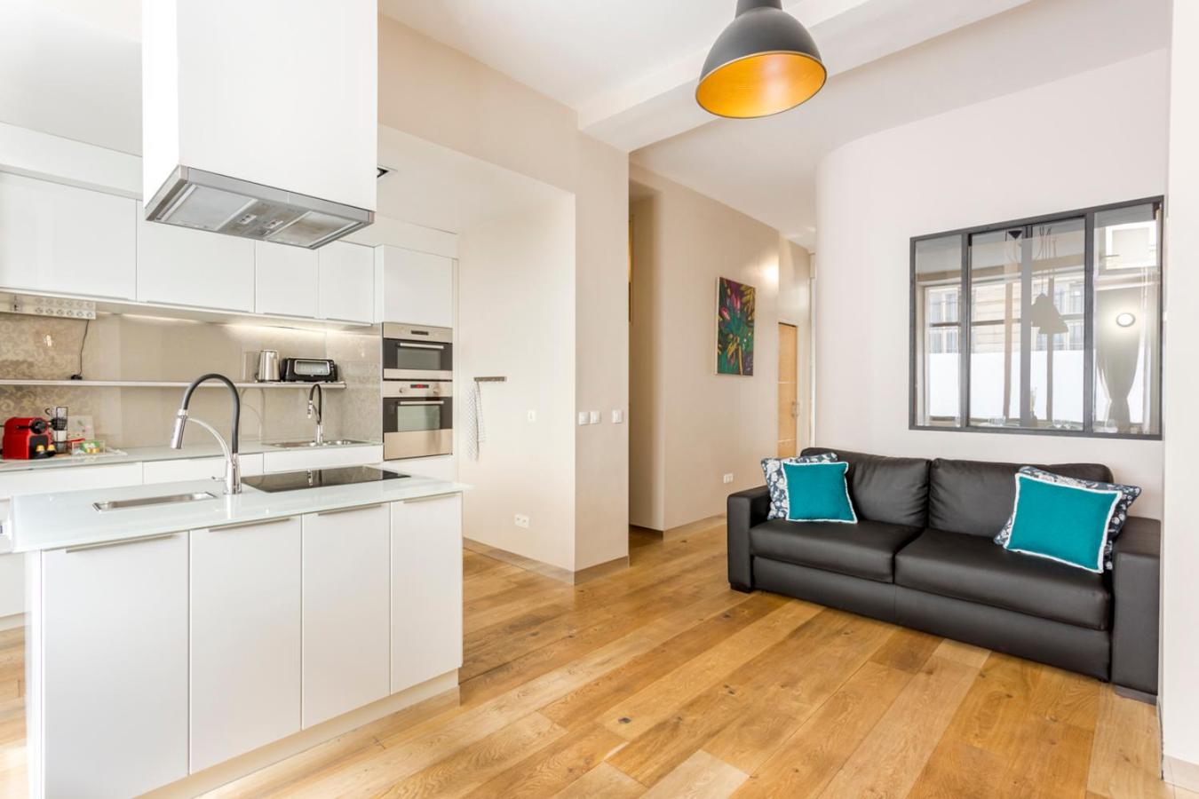 Design et confort near Champs Elysees