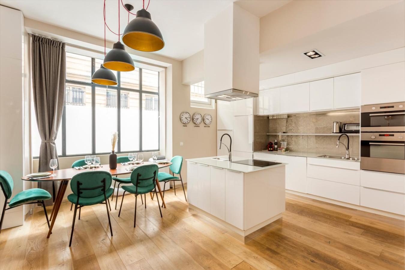 Design et confort near Champs Elysees