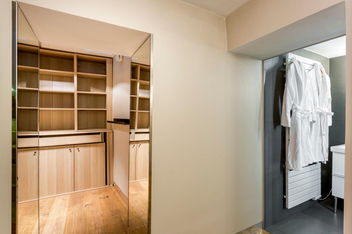 Design et confort near Champs Elysees