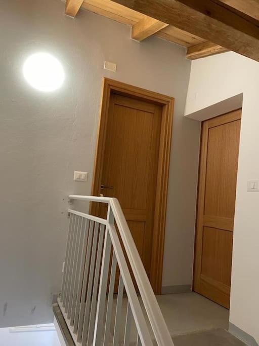 Alloggio con camino nel borgo del castello