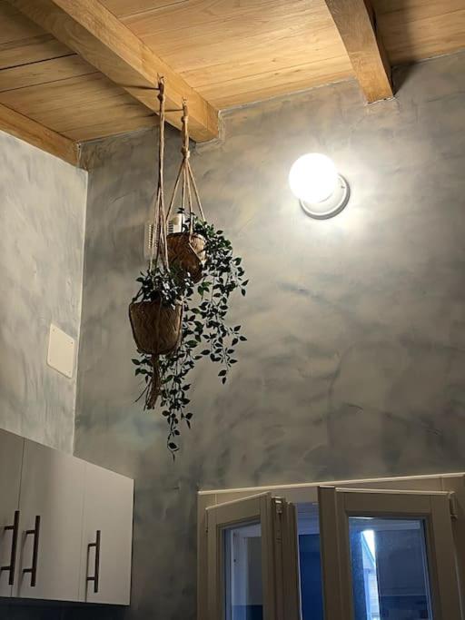 Alloggio con camino nel borgo del castello