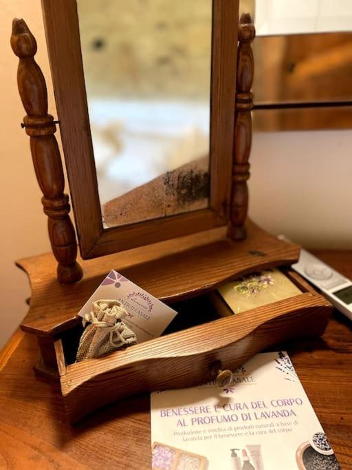 Alloggio con camino nel borgo del castello