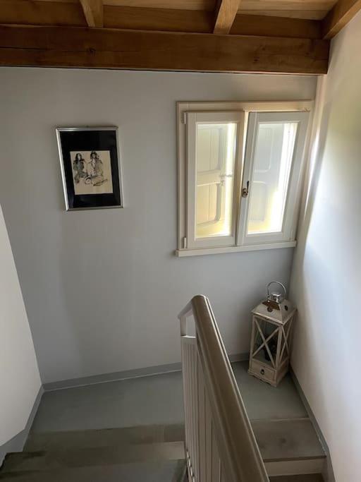 Alloggio con camino nel borgo del castello