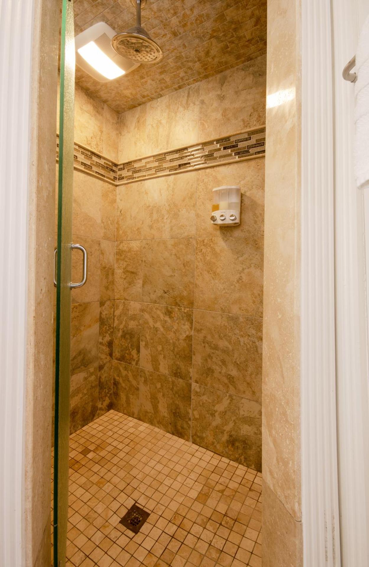 Inn on Charlotte Boutique Hotel