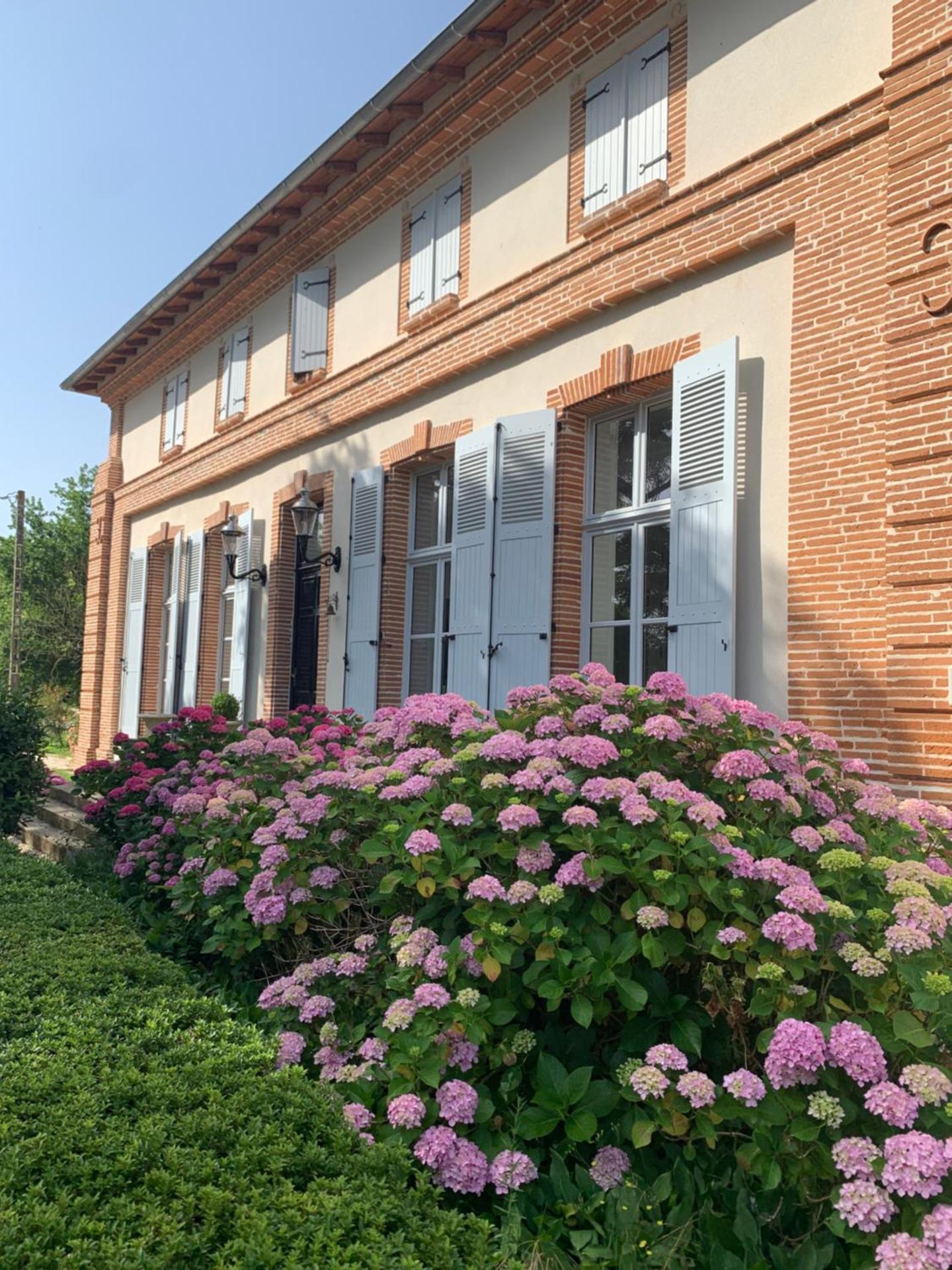 Chambre d'hotes et Table d'hotes Domaine de la terrasse SAS et Gite ANDA Montauban