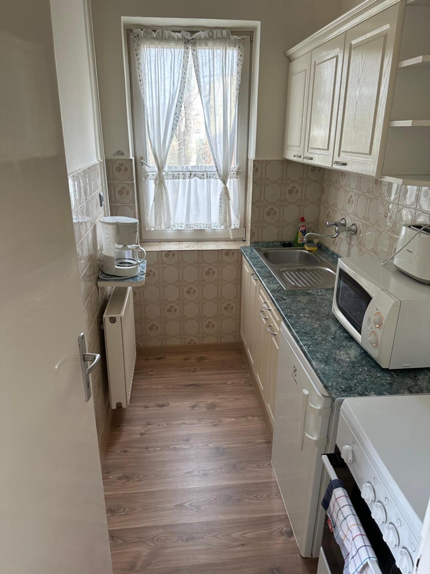 Home Sweet Apartment XL