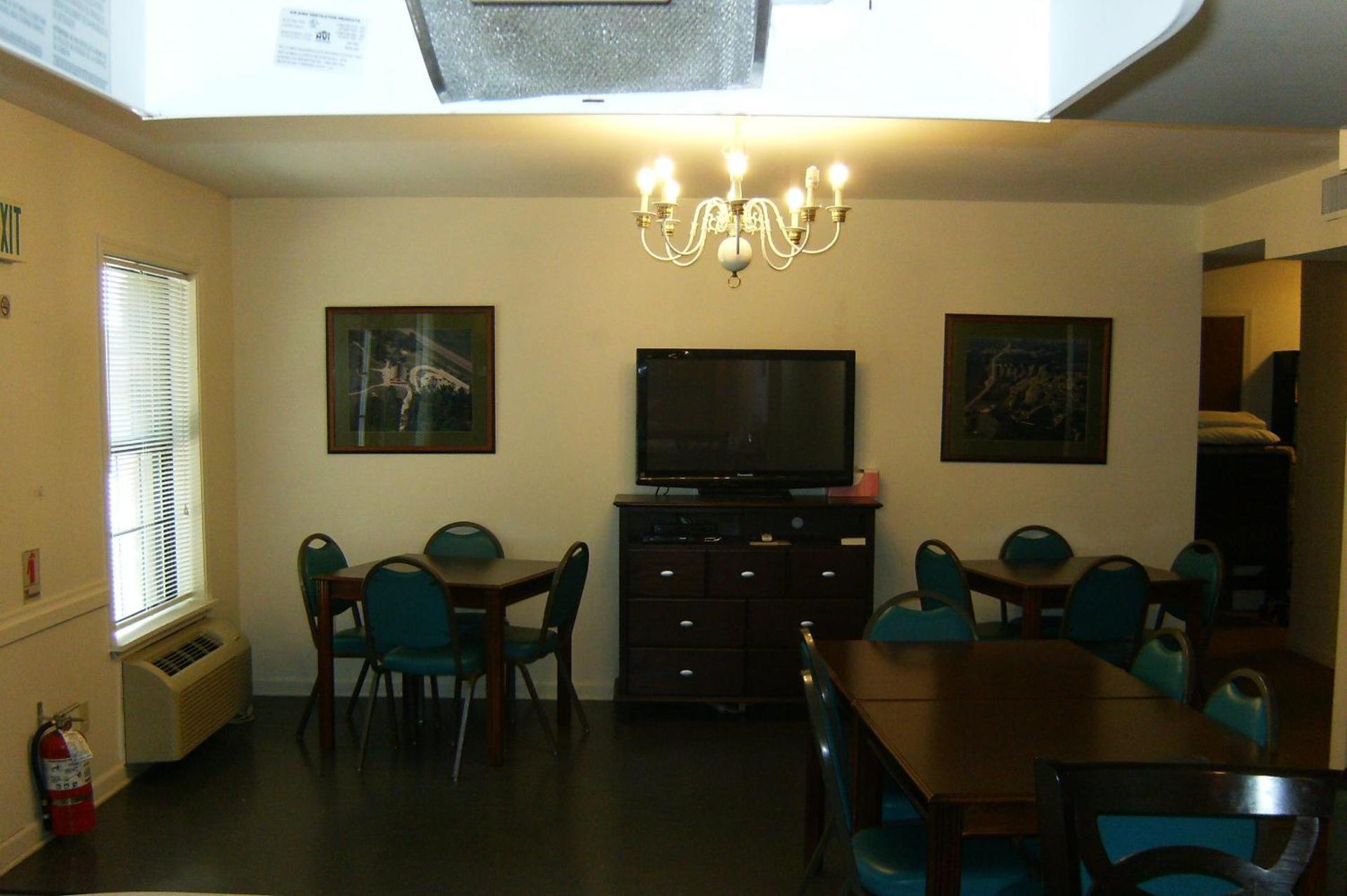 Communal lounge/ TV room