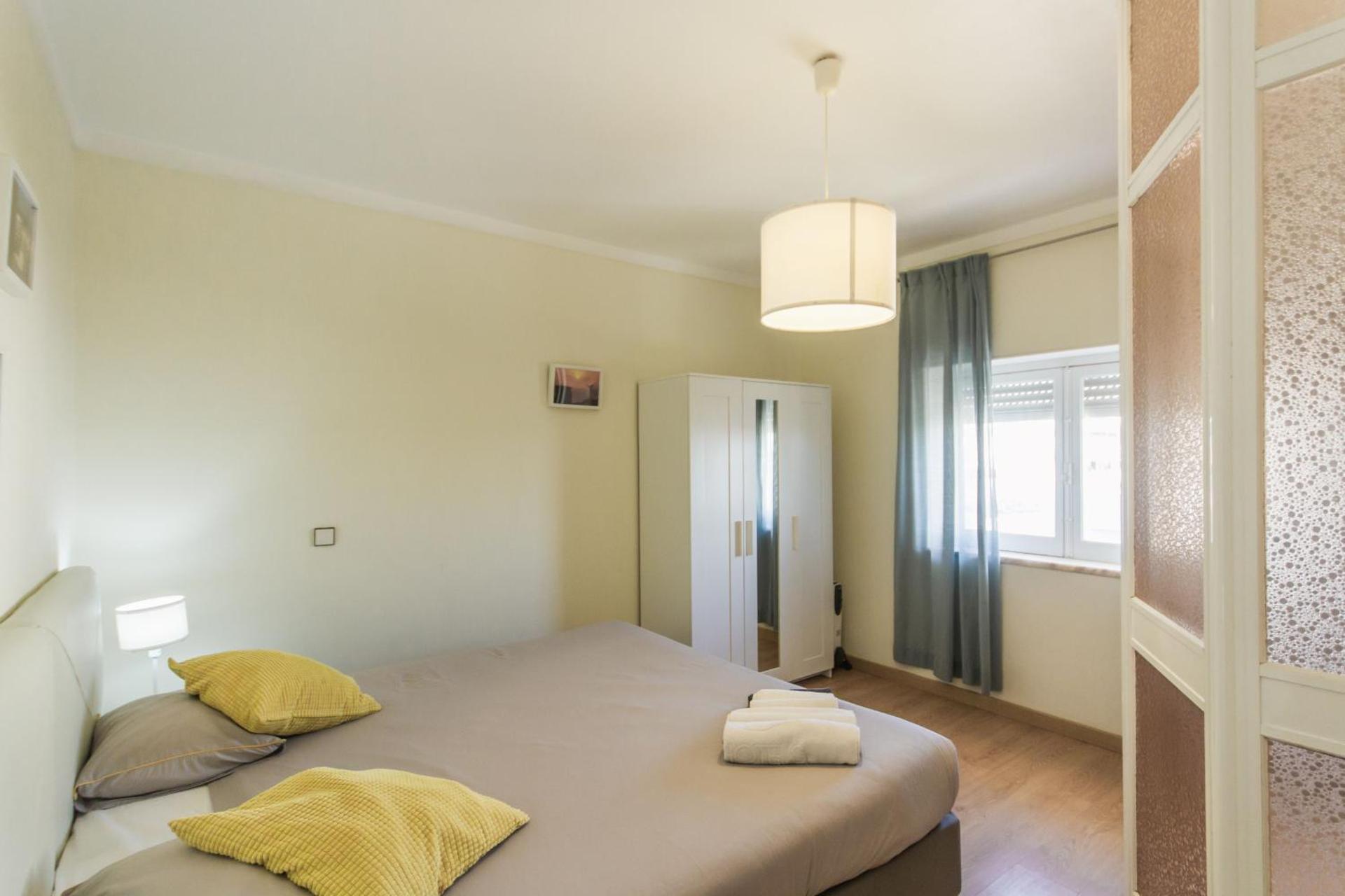 Beach Avenue Apartment