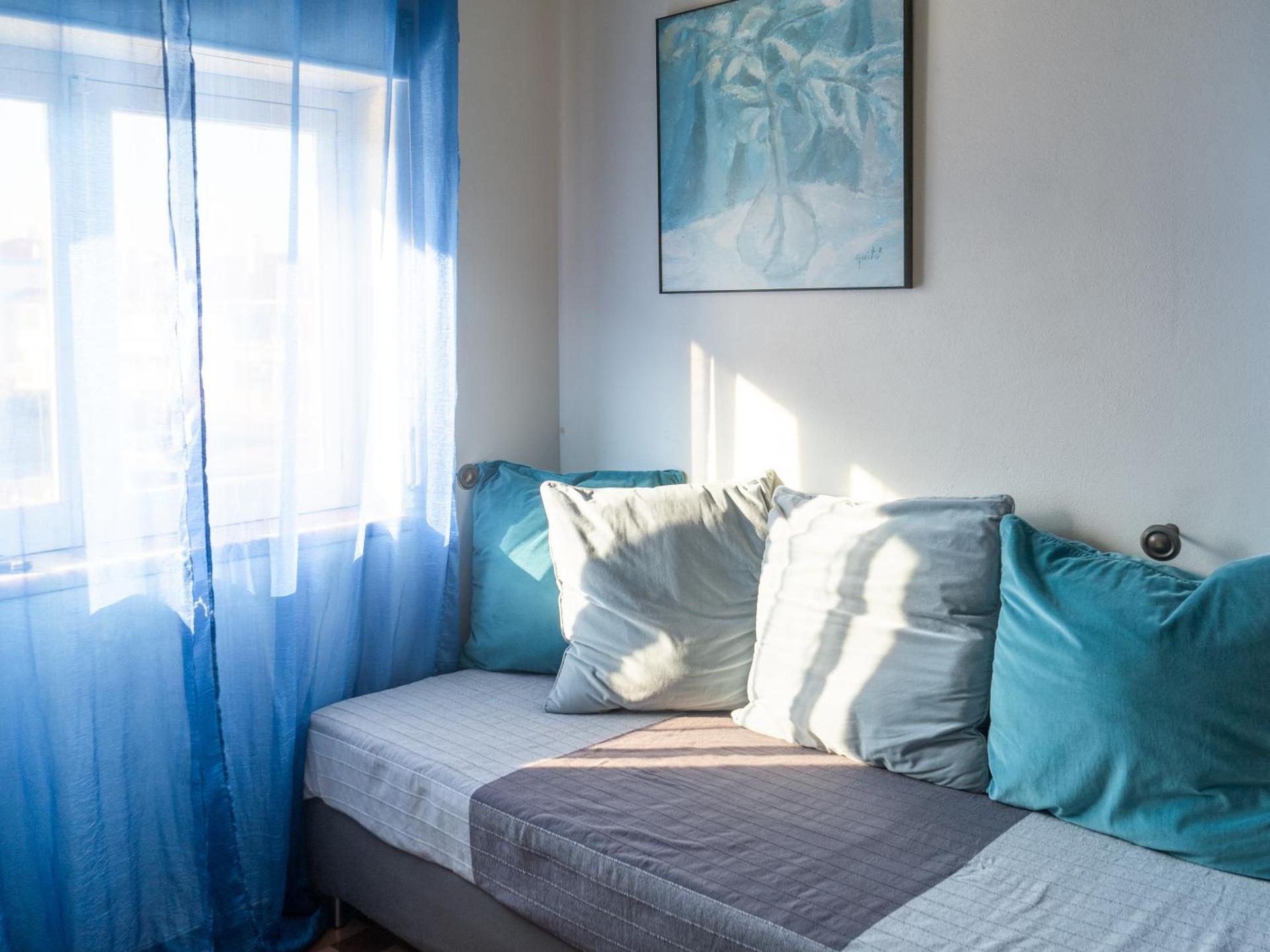 Beach Avenue Apartment