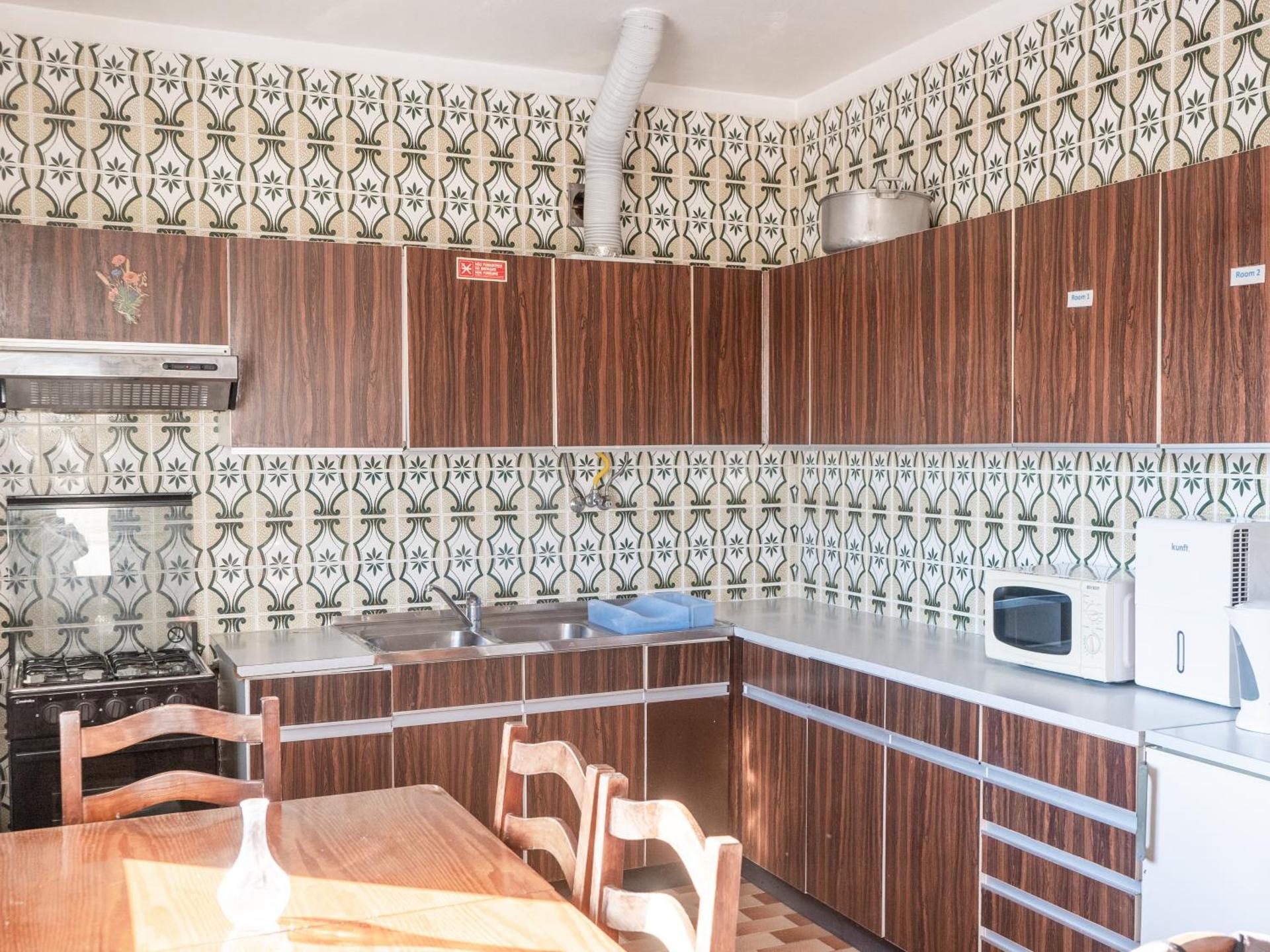 Beach Avenue Apartment