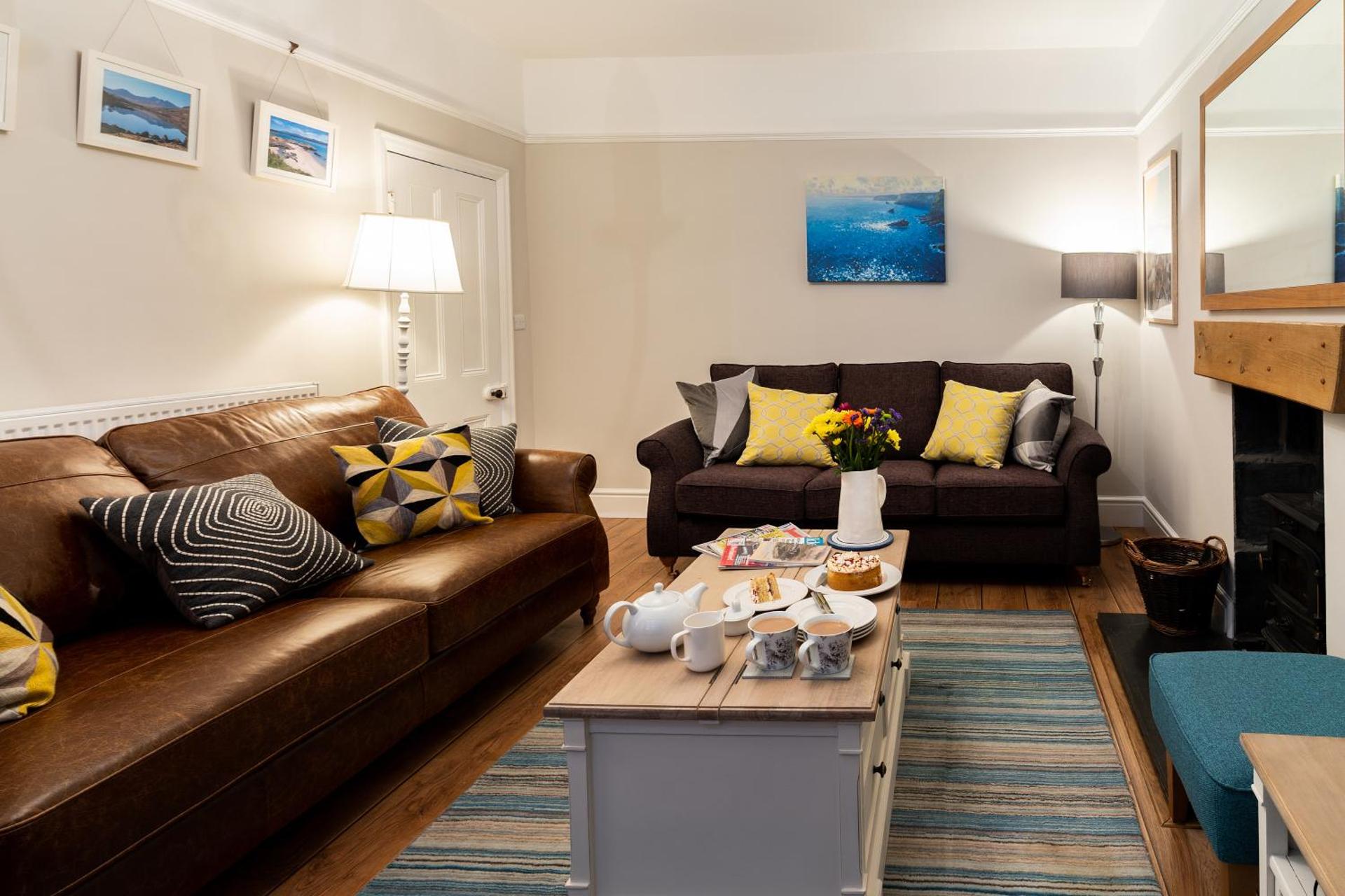 Tegfryn (Sleeps 8), 5*, Sea View, Borth y Gest