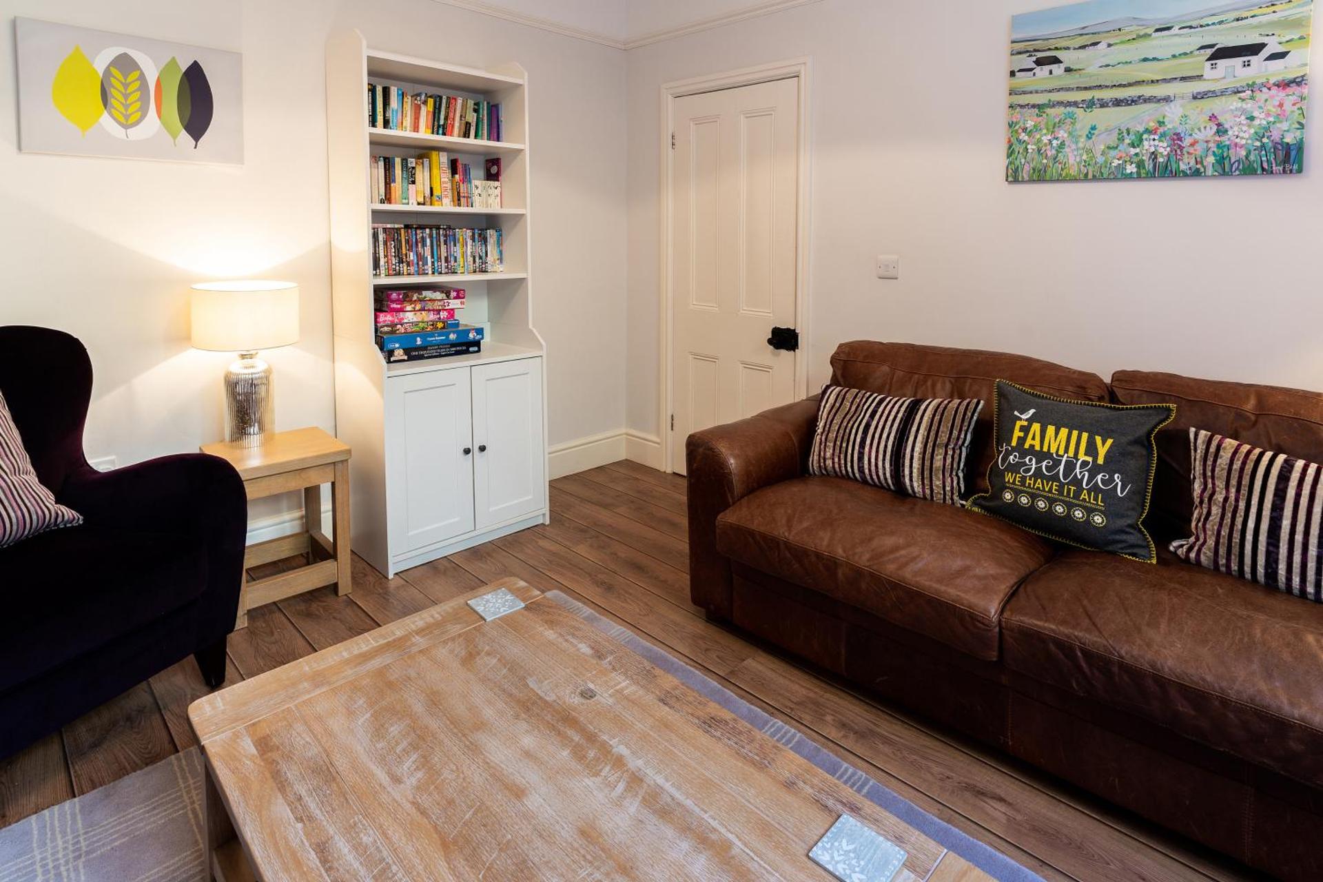 Tegfryn (Sleeps 8), 5*, Sea View, Borth y Gest