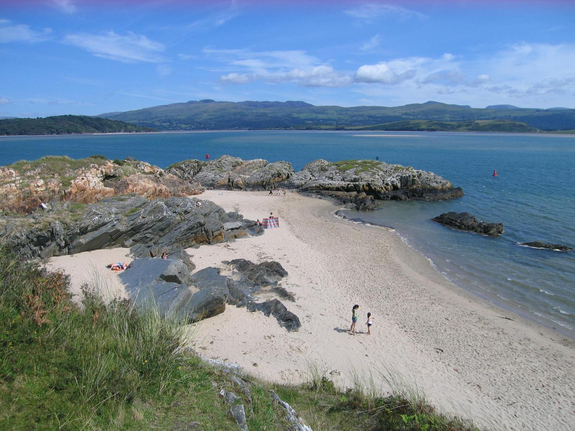Tegfryn (Sleeps 8), 5*, Sea View, Borth y Gest