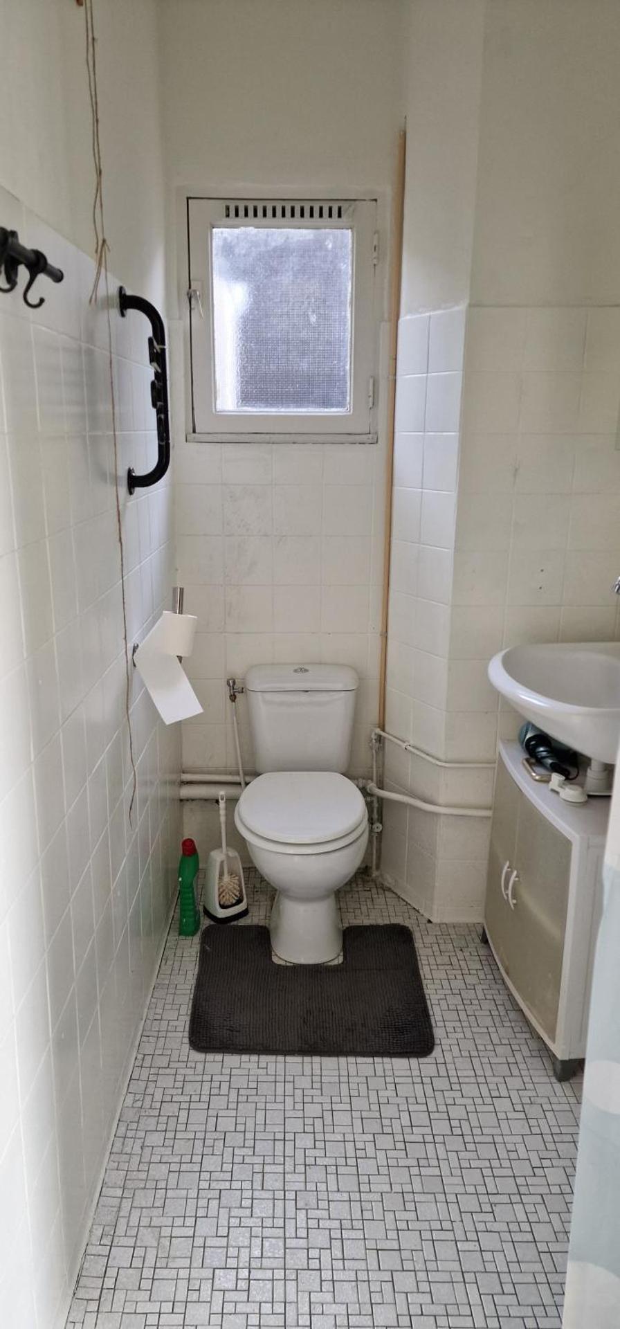 Frank’s and Chong’s excellent location