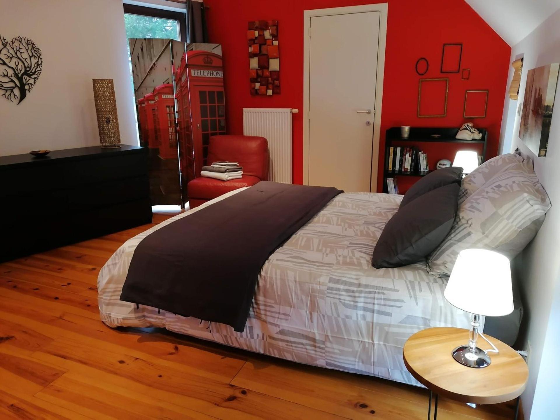 Photo of the whole room