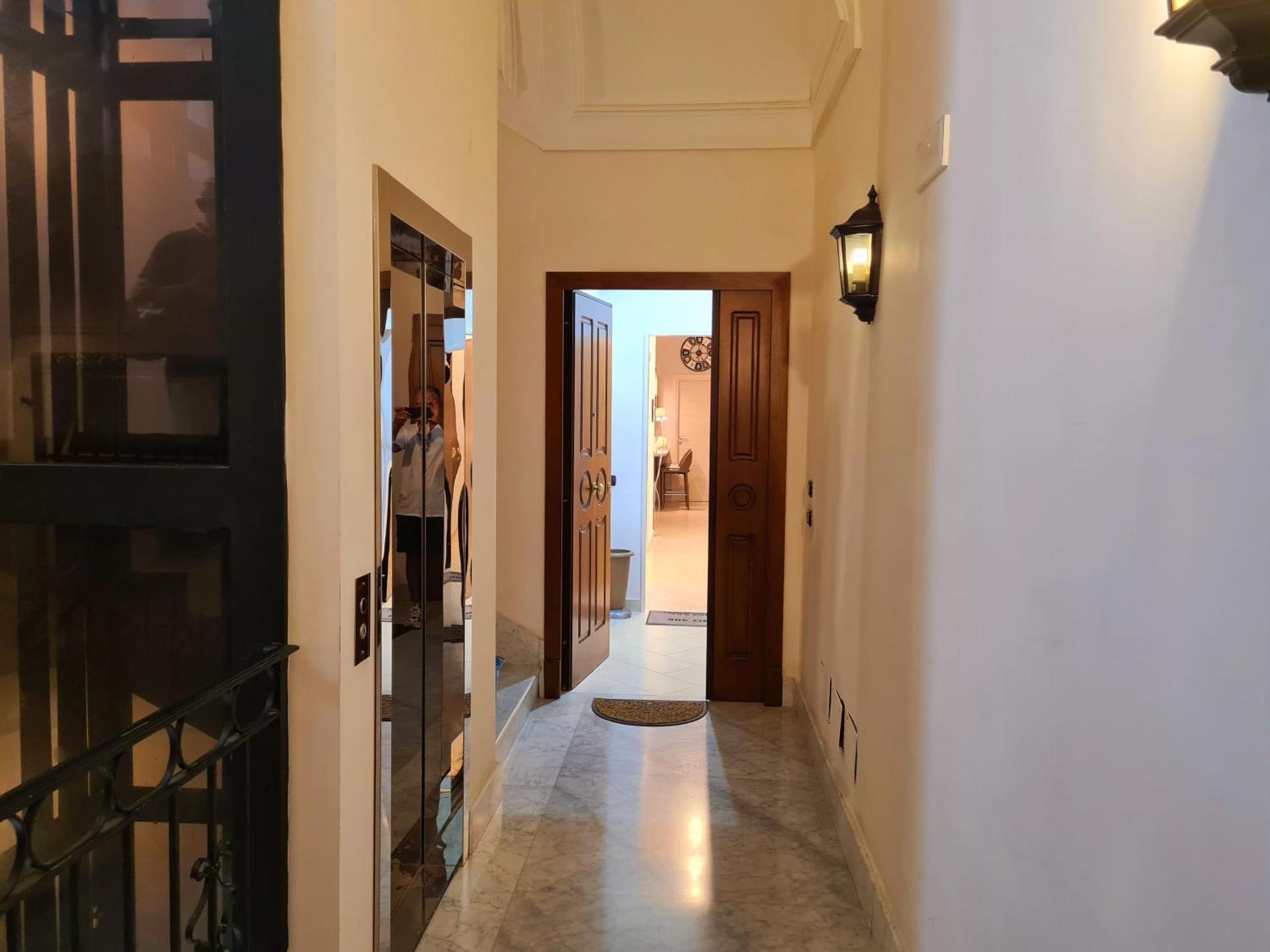 LA GIOIOSA NAPLES INN