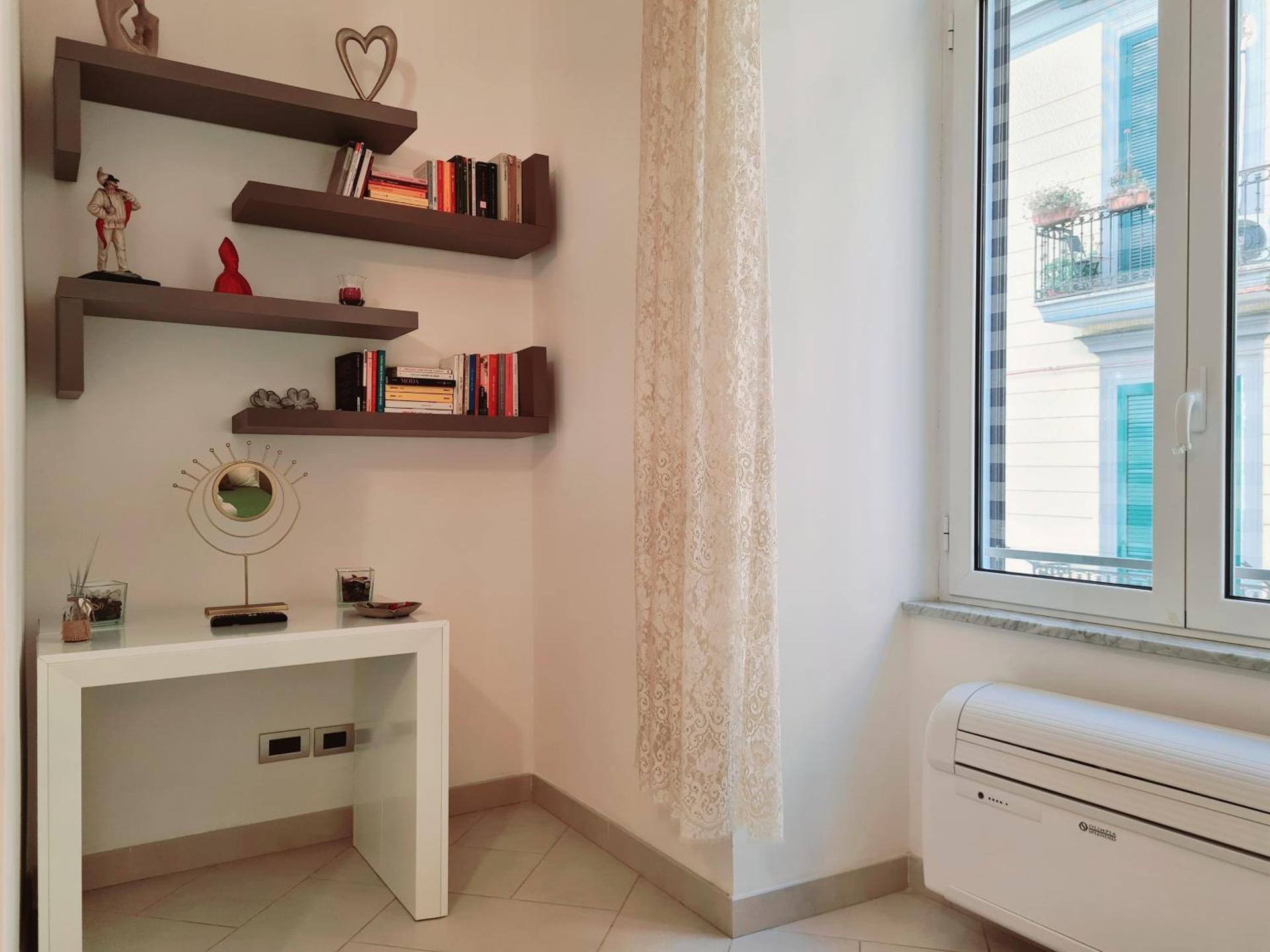 LA GIOIOSA NAPLES INN