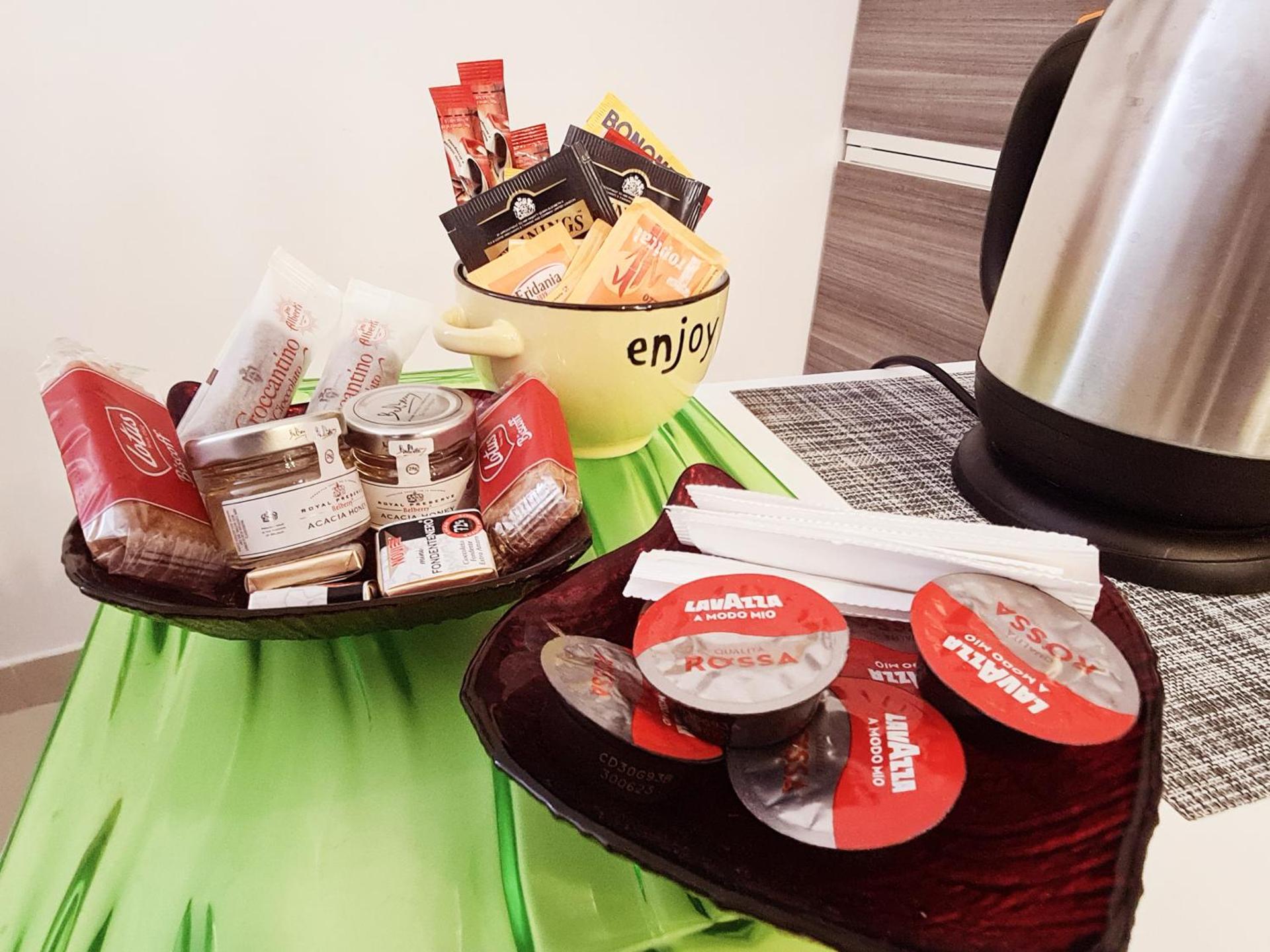 LA GIOIOSA NAPLES INN