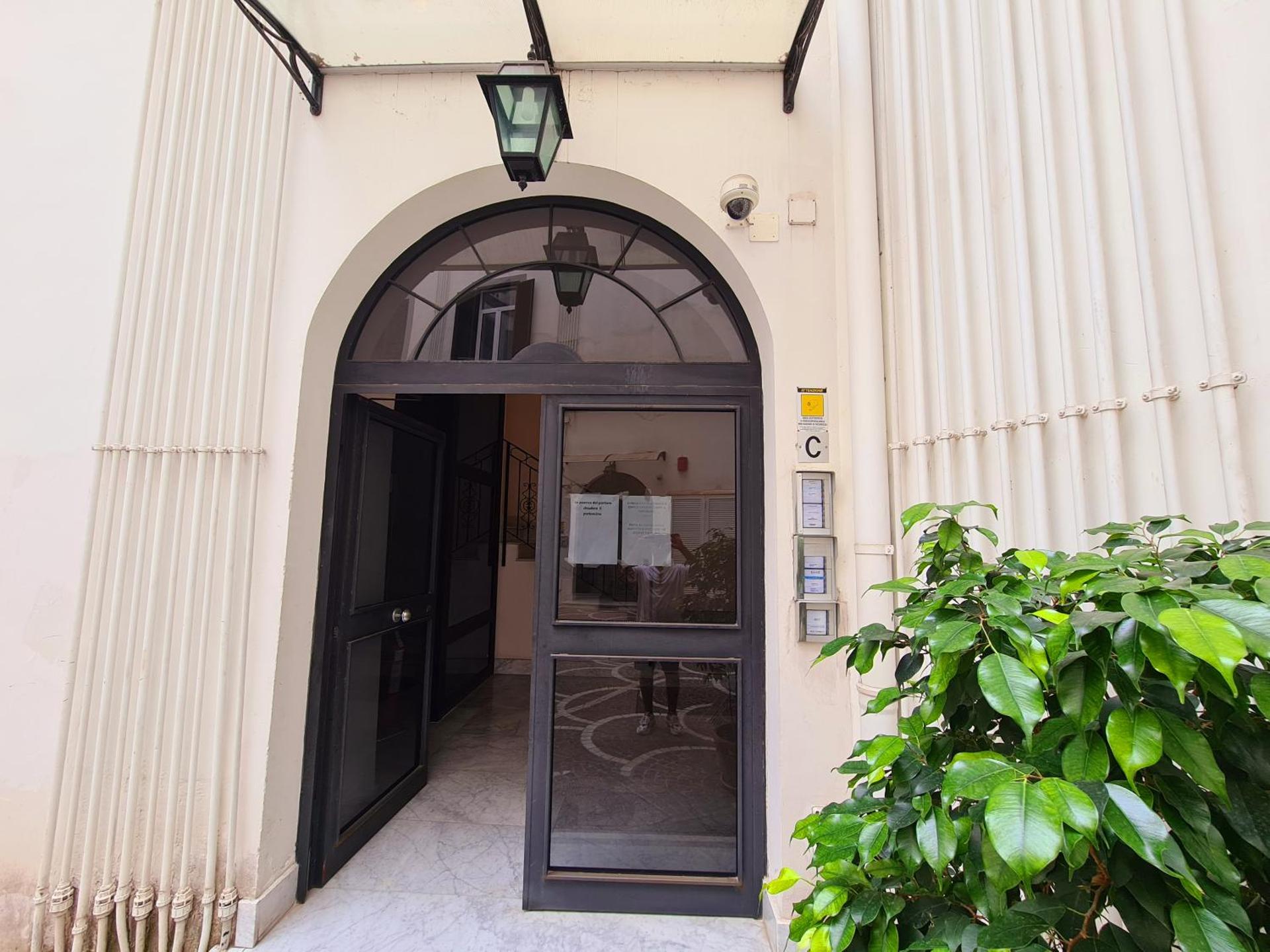 LA GIOIOSA NAPLES INN