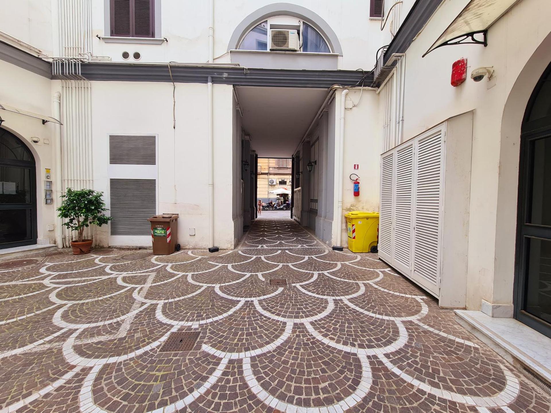 LA GIOIOSA NAPLES INN