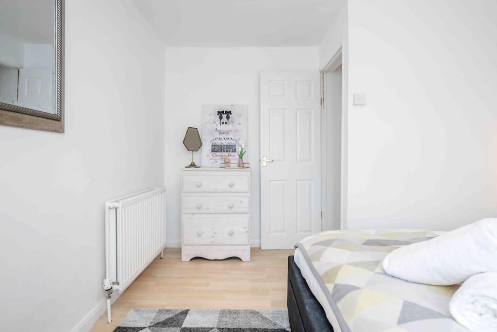 Stunning Victorian 3 Bed House Central Windsor