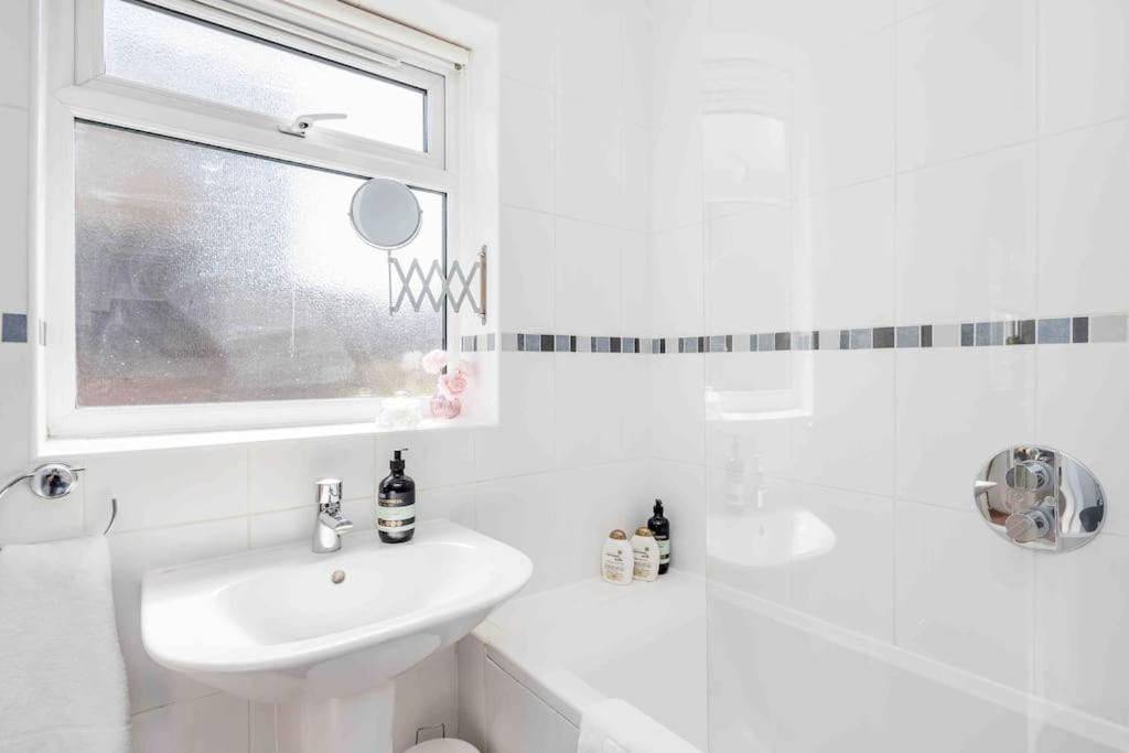 Stunning Victorian 3 Bed House Central Windsor