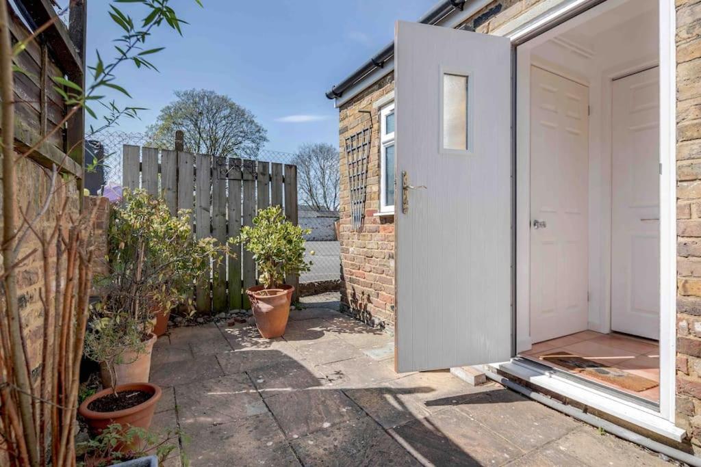 Stunning Victorian 3 Bed House Central Windsor