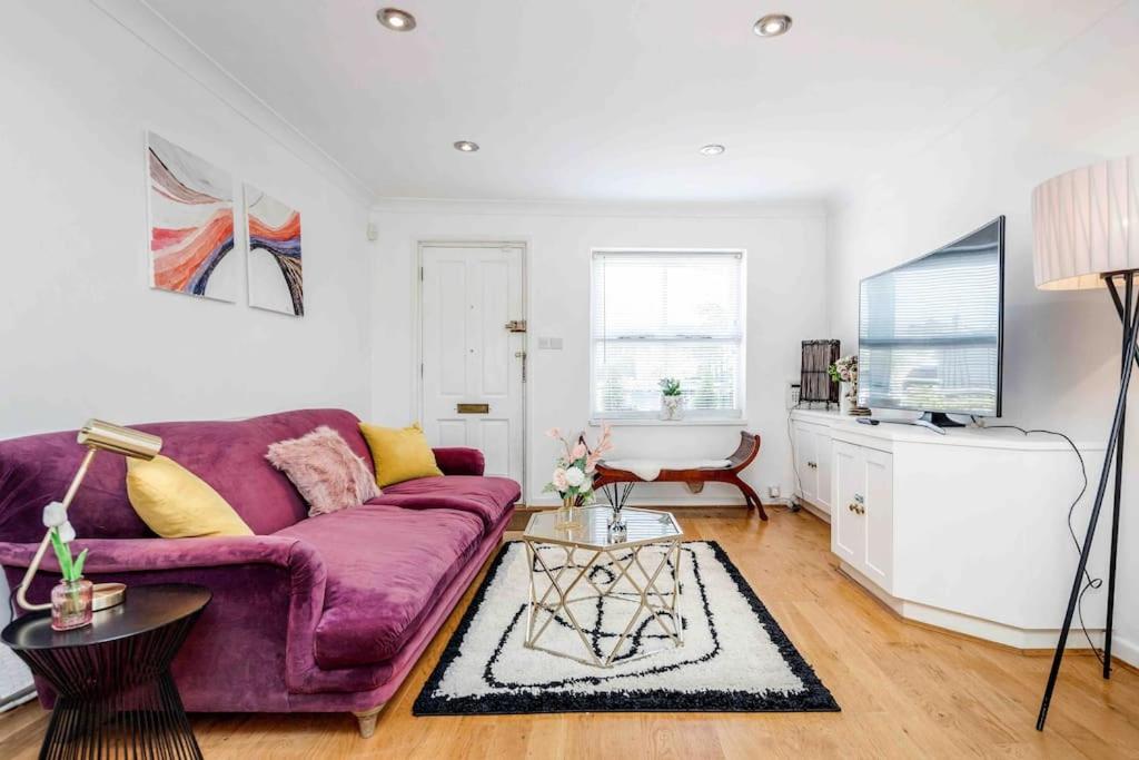 Stunning Victorian 3 Bed House Central Windsor