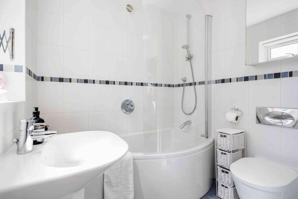 Stunning Victorian 3 Bed House Central Windsor