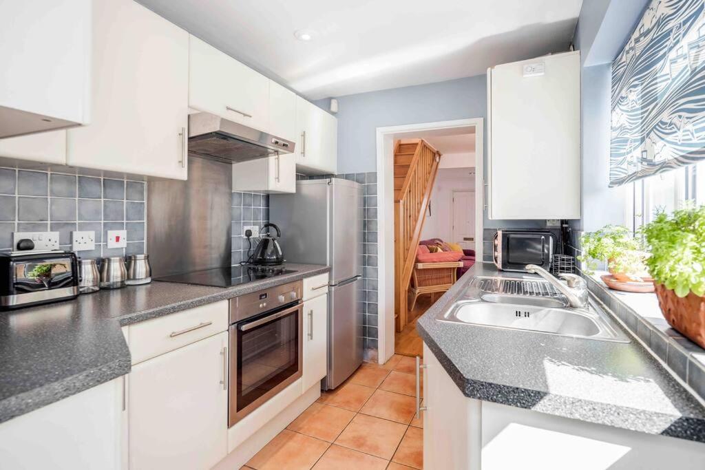 Stunning Victorian 3 Bed House Central Windsor