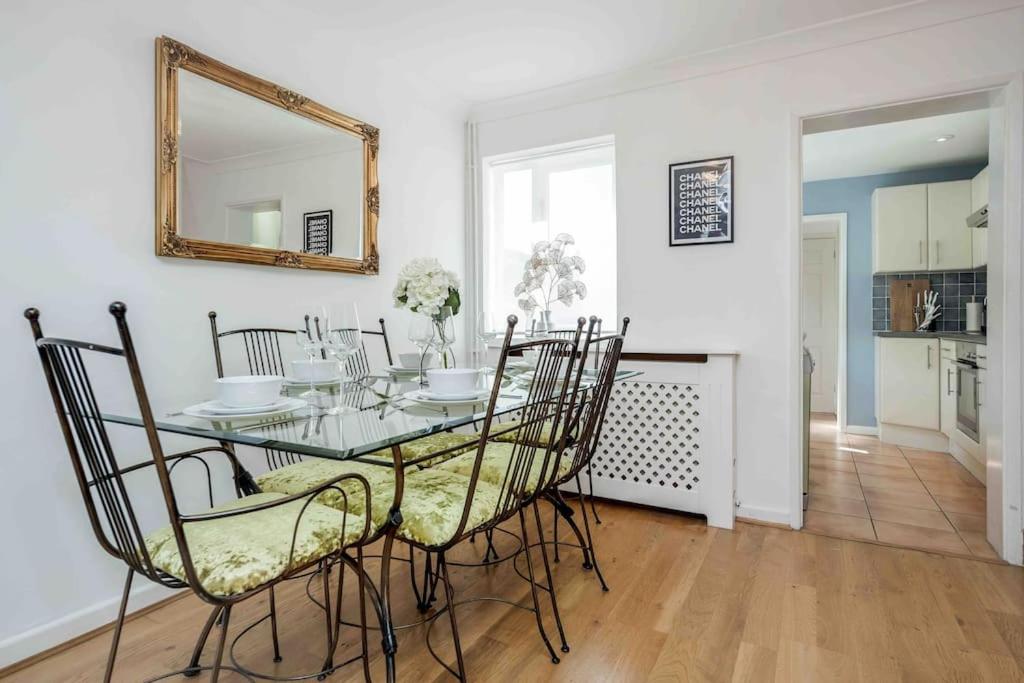 Stunning Victorian 3 Bed House Central Windsor