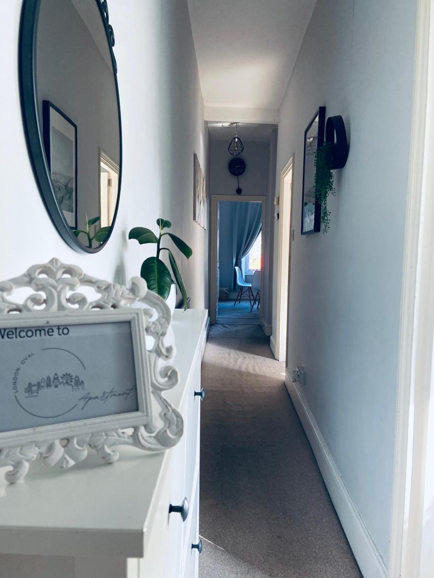 London Oval Apartment