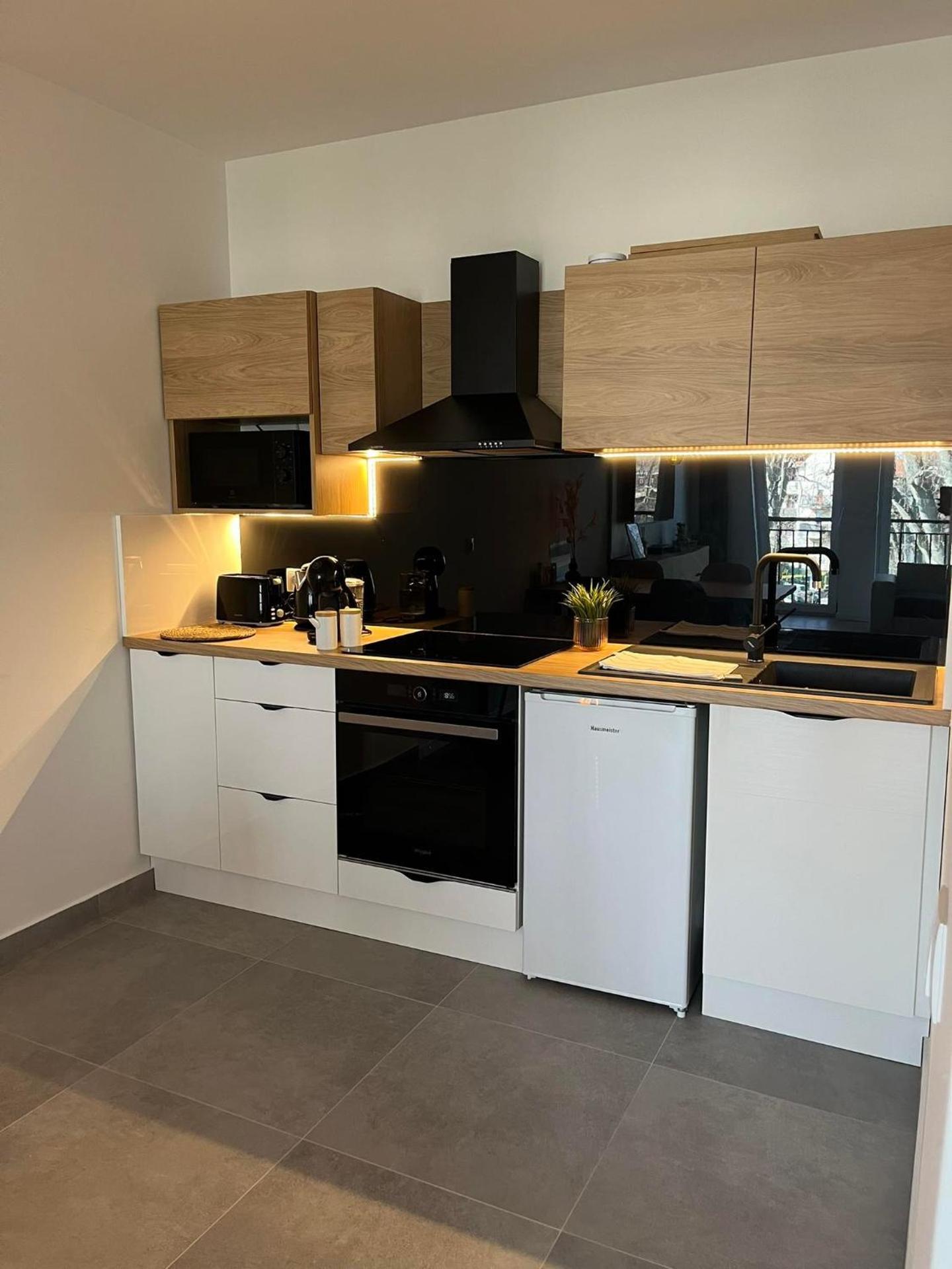 Kitchen or kitchenette