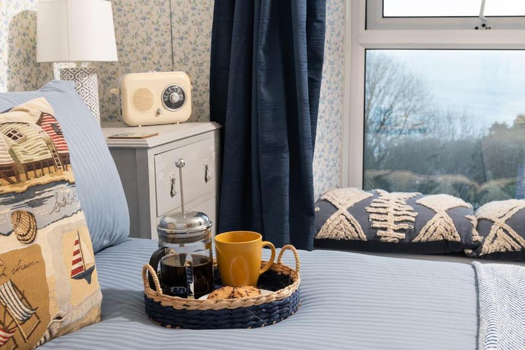 Fantastic sea views at Century's old Alma's Cottage - Sleeps up to 8 guests