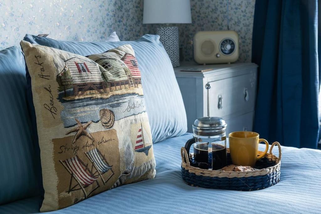 Fantastic sea views at Century's old Alma's Cottage - Sleeps up to 8 guests