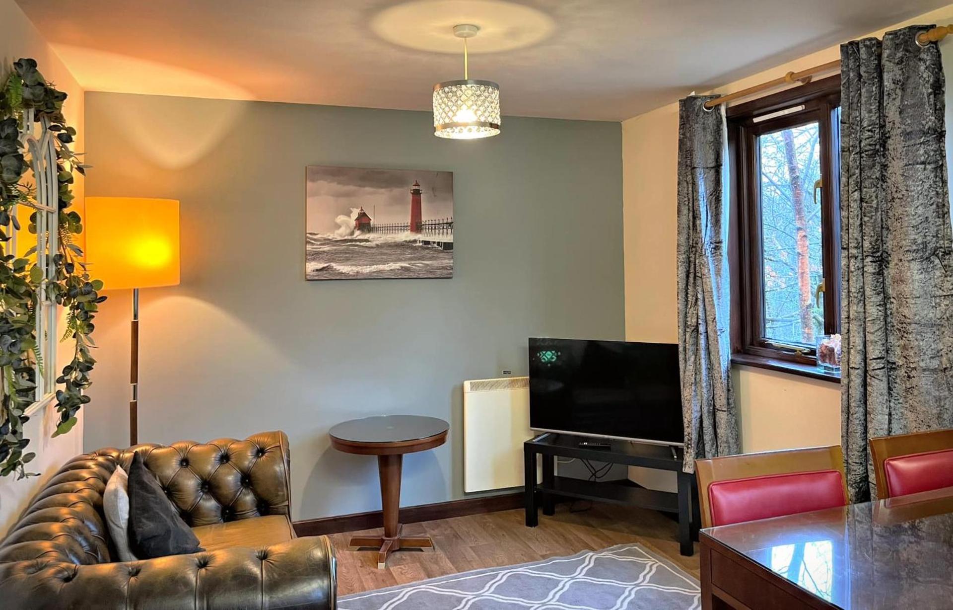 Wren 23-Hot Tub-Woodland Lodges-Tenby-Pembroke