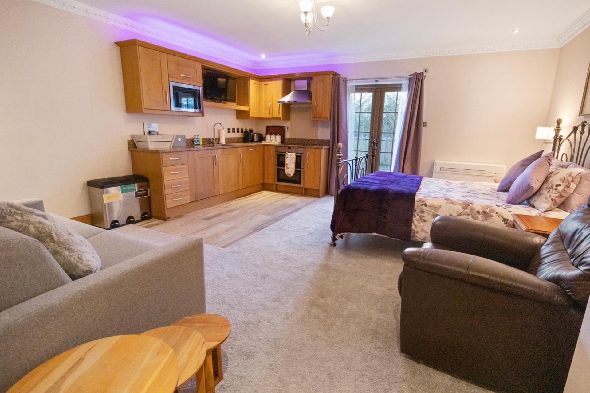 The Lodge - Studio Apartment's