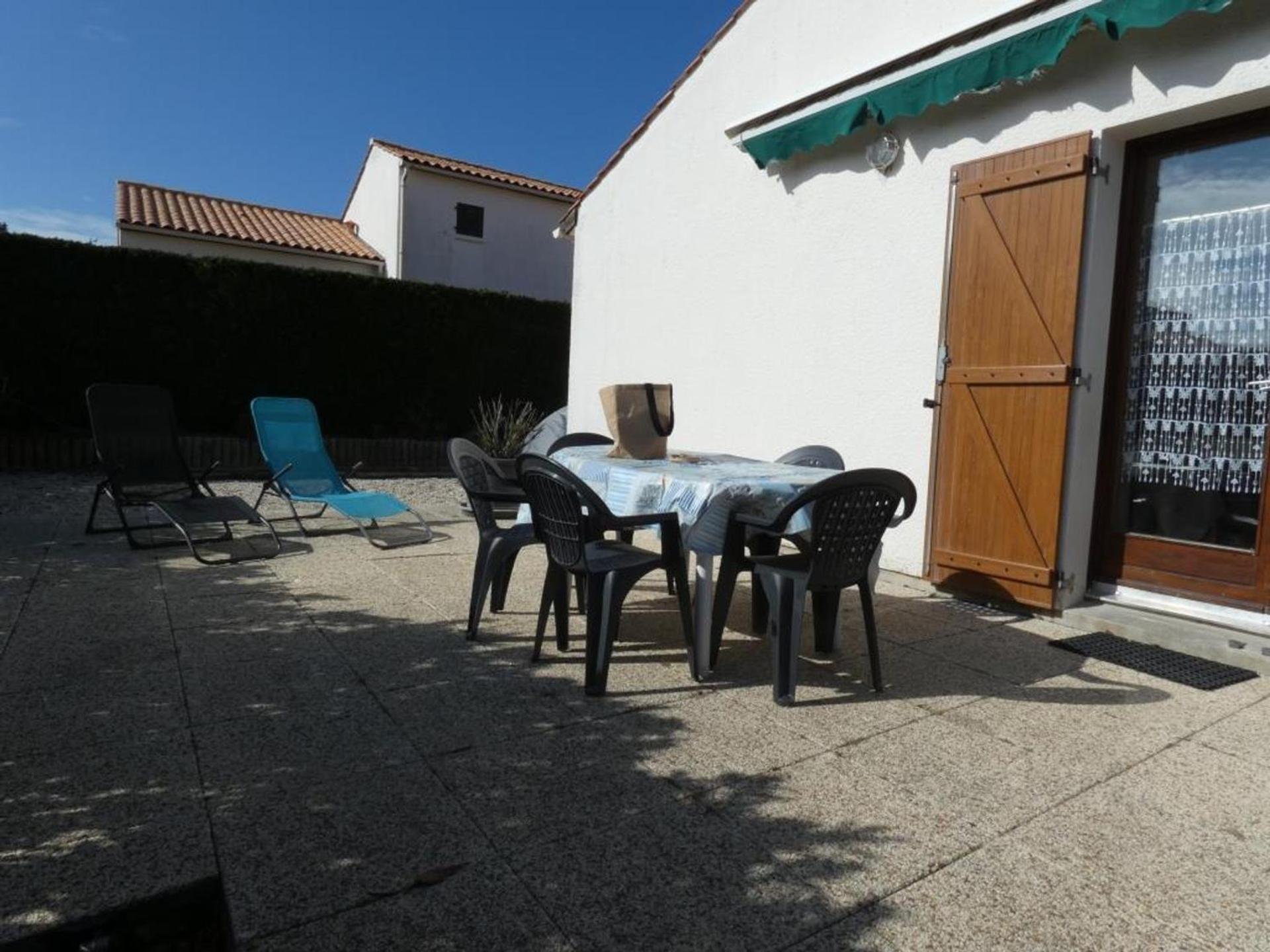 Maison familiale avec piscine, 5 personnes, près plage - FR-1-540-186