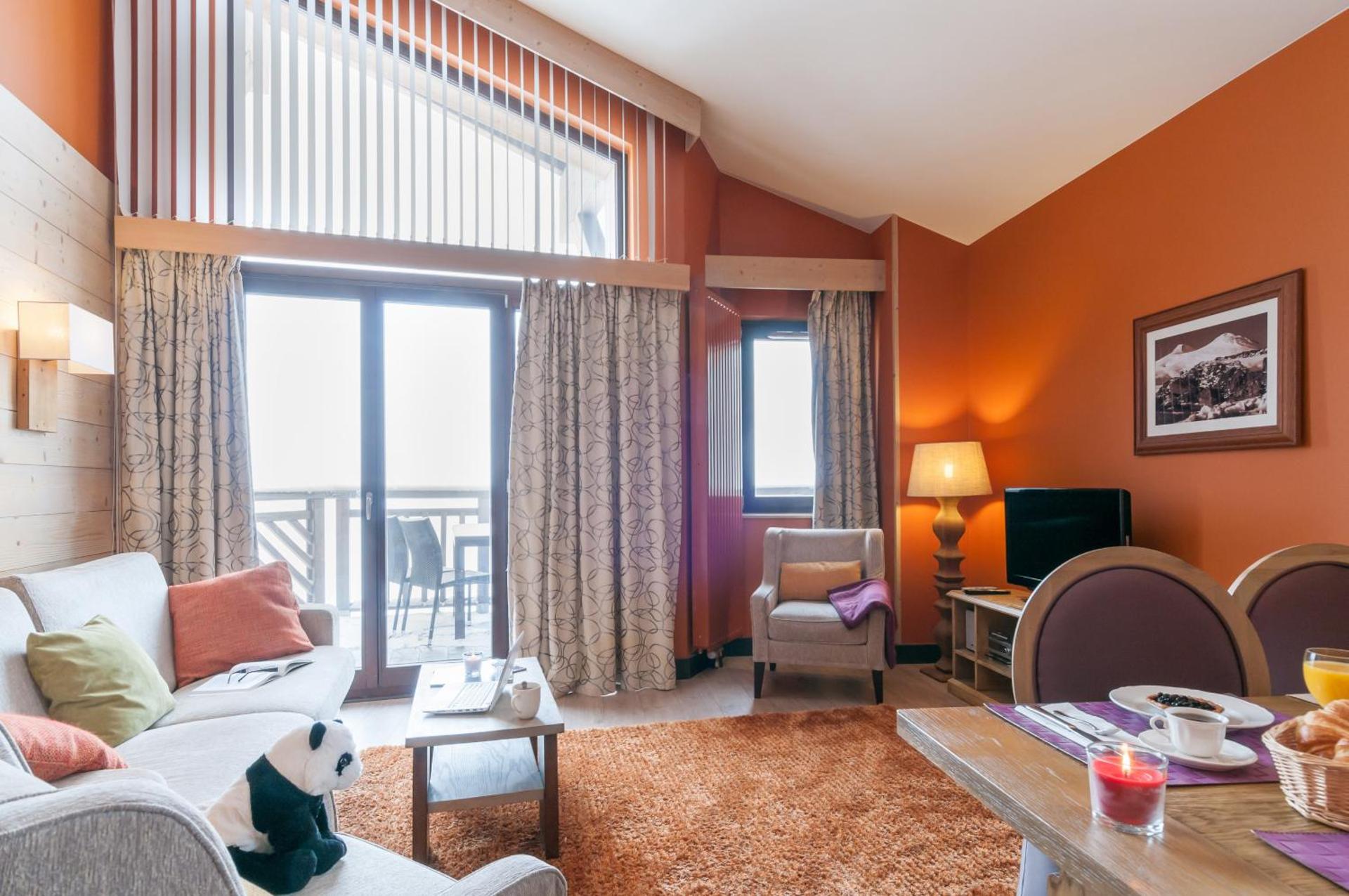 Communal lounge/ TV room